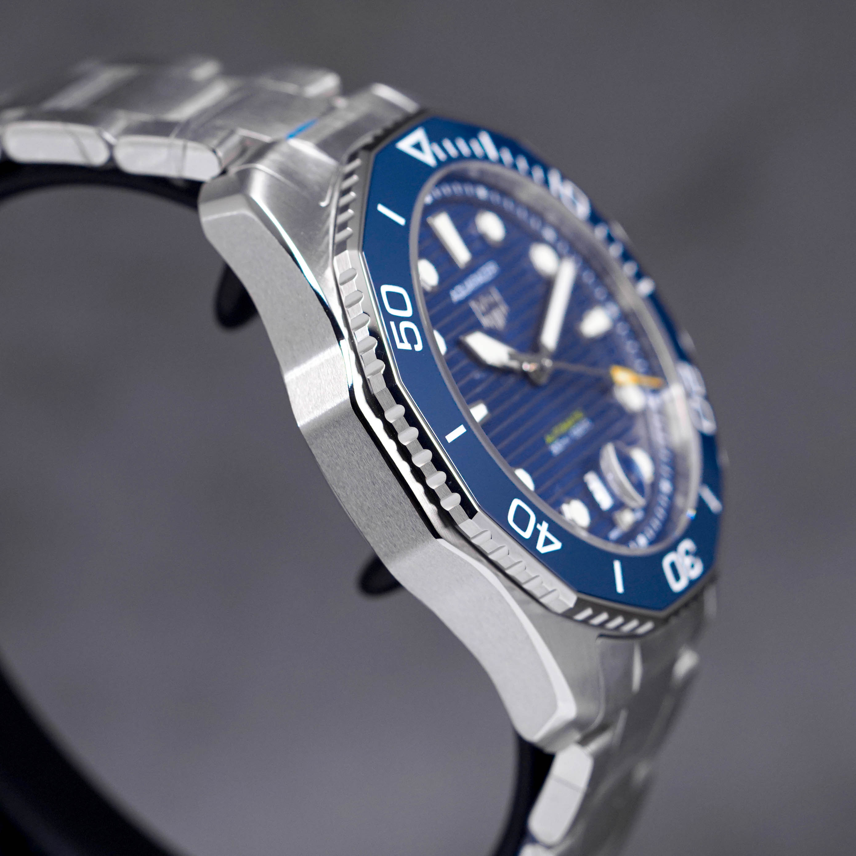 AQUARACER 300M CALIBRE 5 BLUE DIAL (2023)