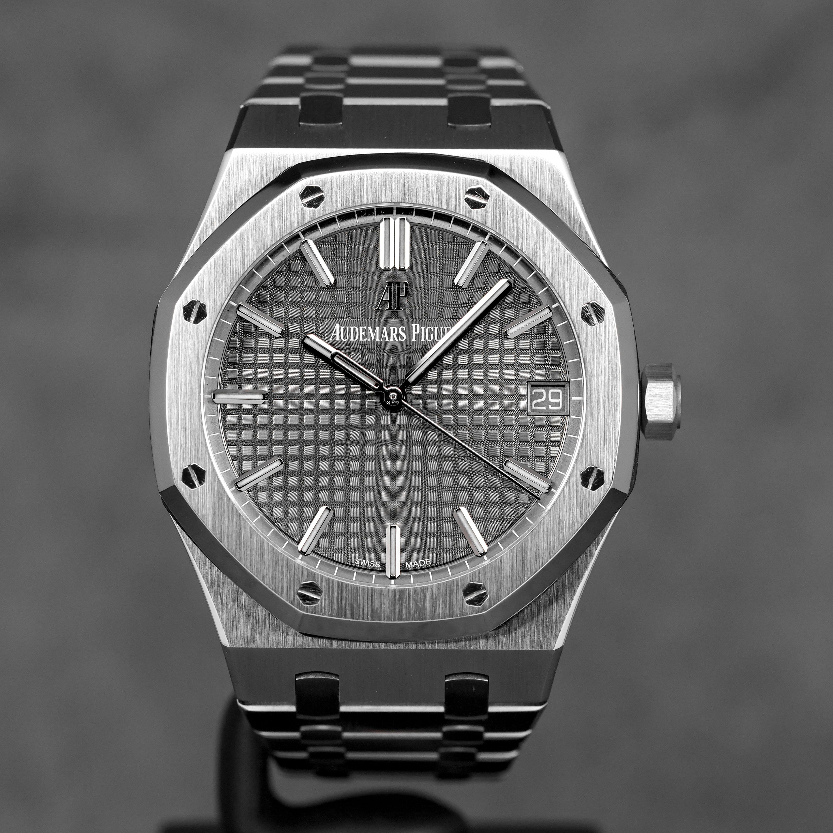 Harga Audemars Piguet Royal Oak 15500 Grey
