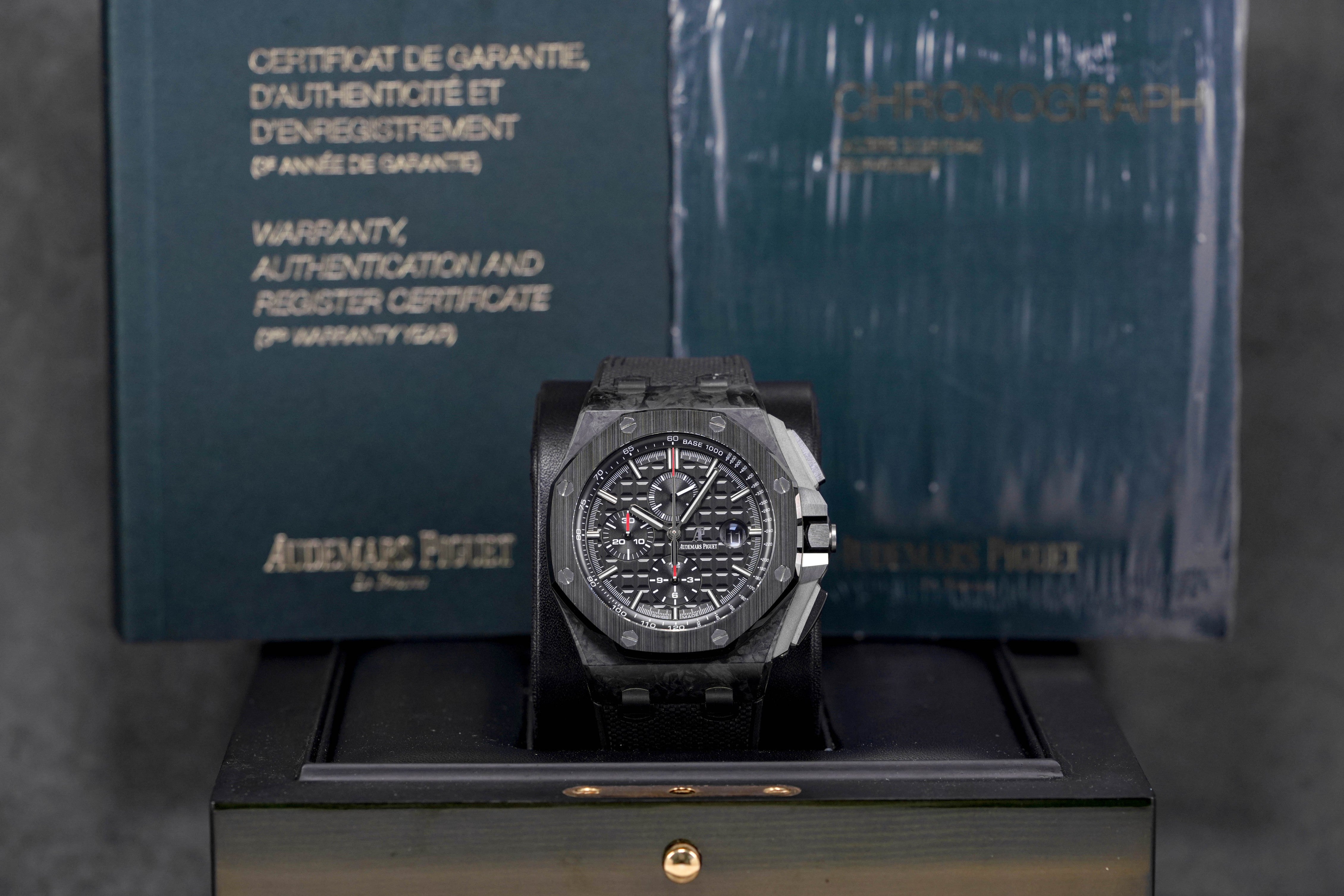 ROYAL OAK OFFSHORE CHRONOGRAPH 44MM NOVELTY BLACK CARBON CERAMIC AFTERMARKET STRAP (2015)