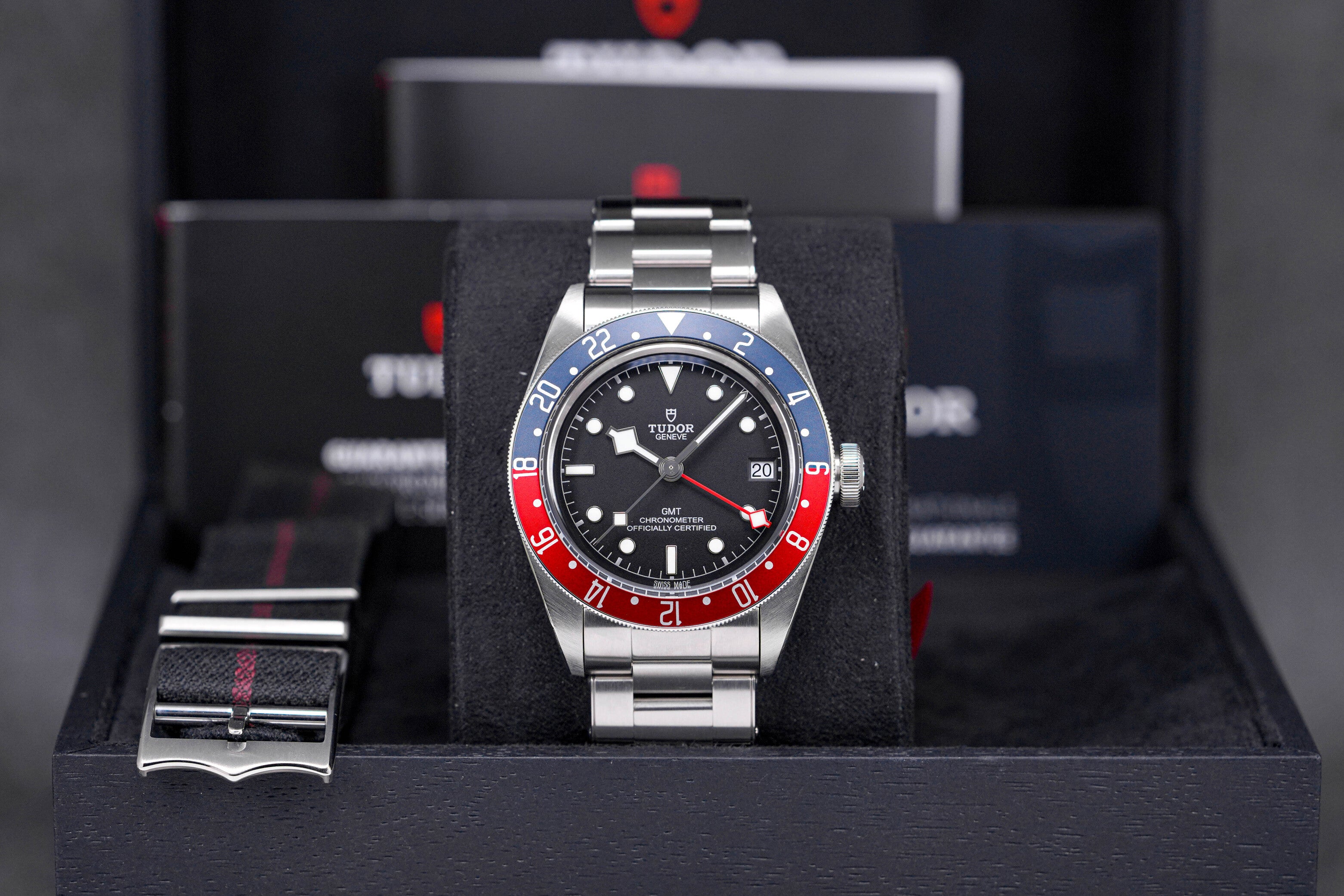 BLACK BAY 41 GMT 'PEPSI' BLACK DIAL (2022)