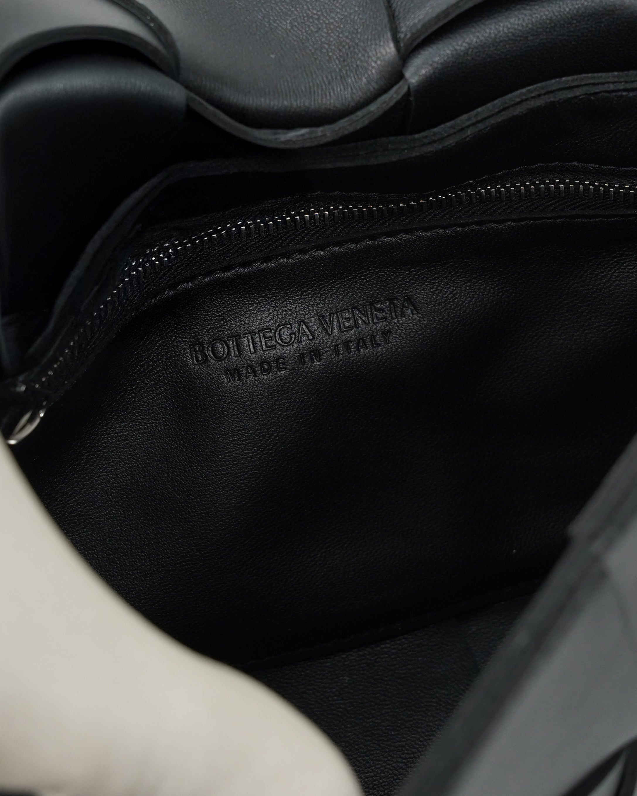 BLACK CASSETTE CROSSBODY BAG