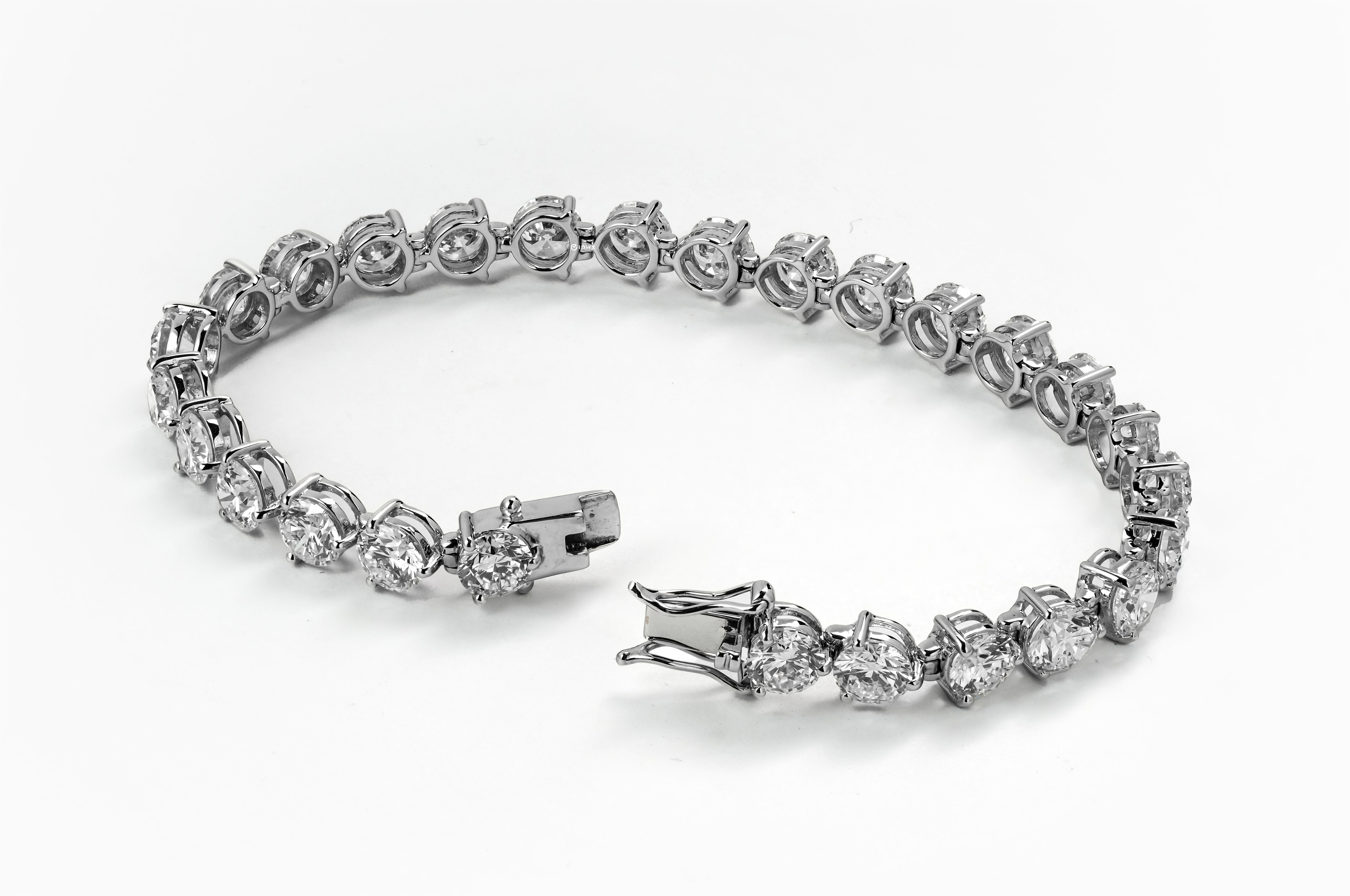 14.5CT 16 CM WHITEGOLD TENNIS BRACELET