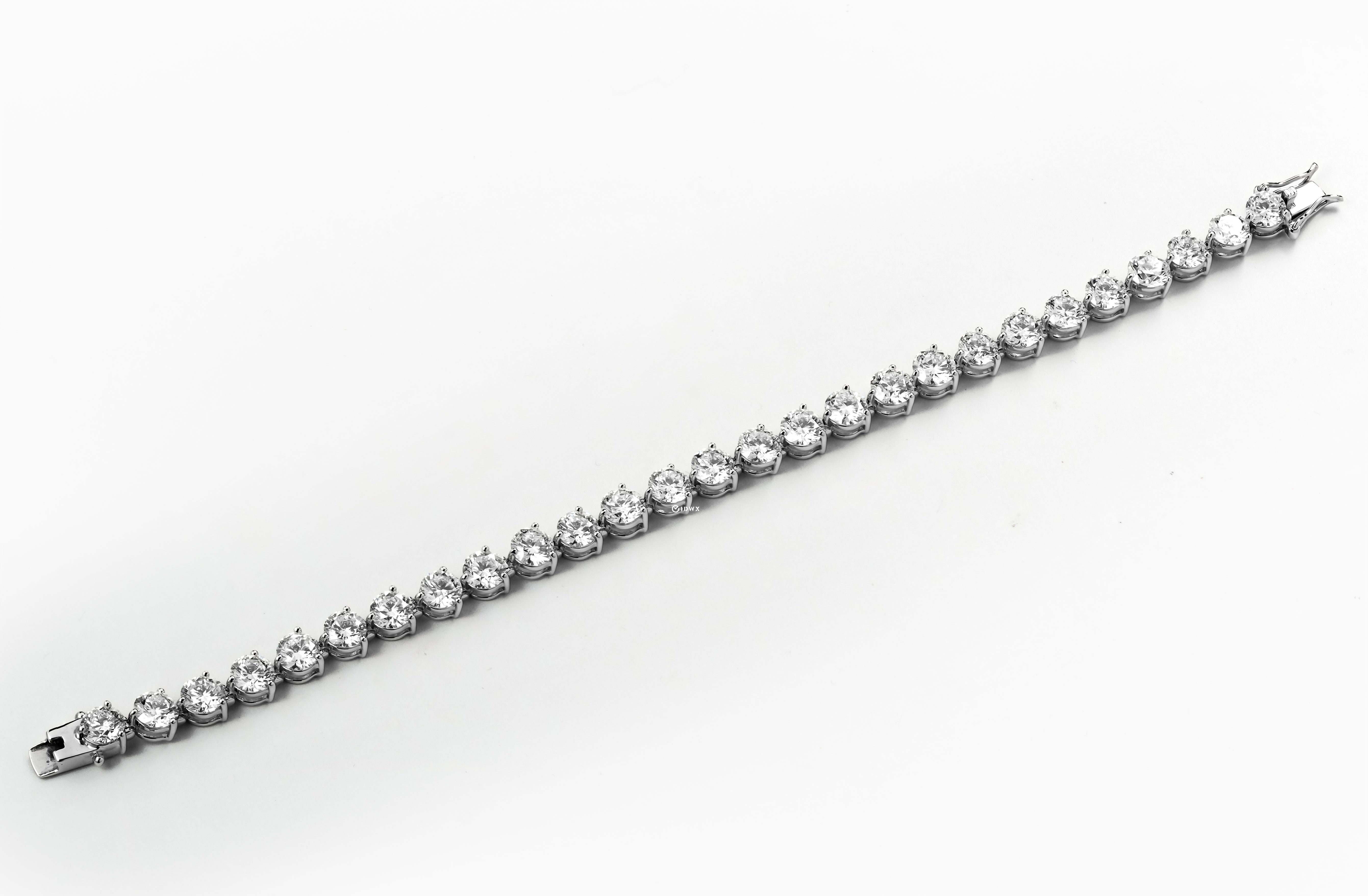 14.5CT 16 CM WHITEGOLD TENNIS BRACELET