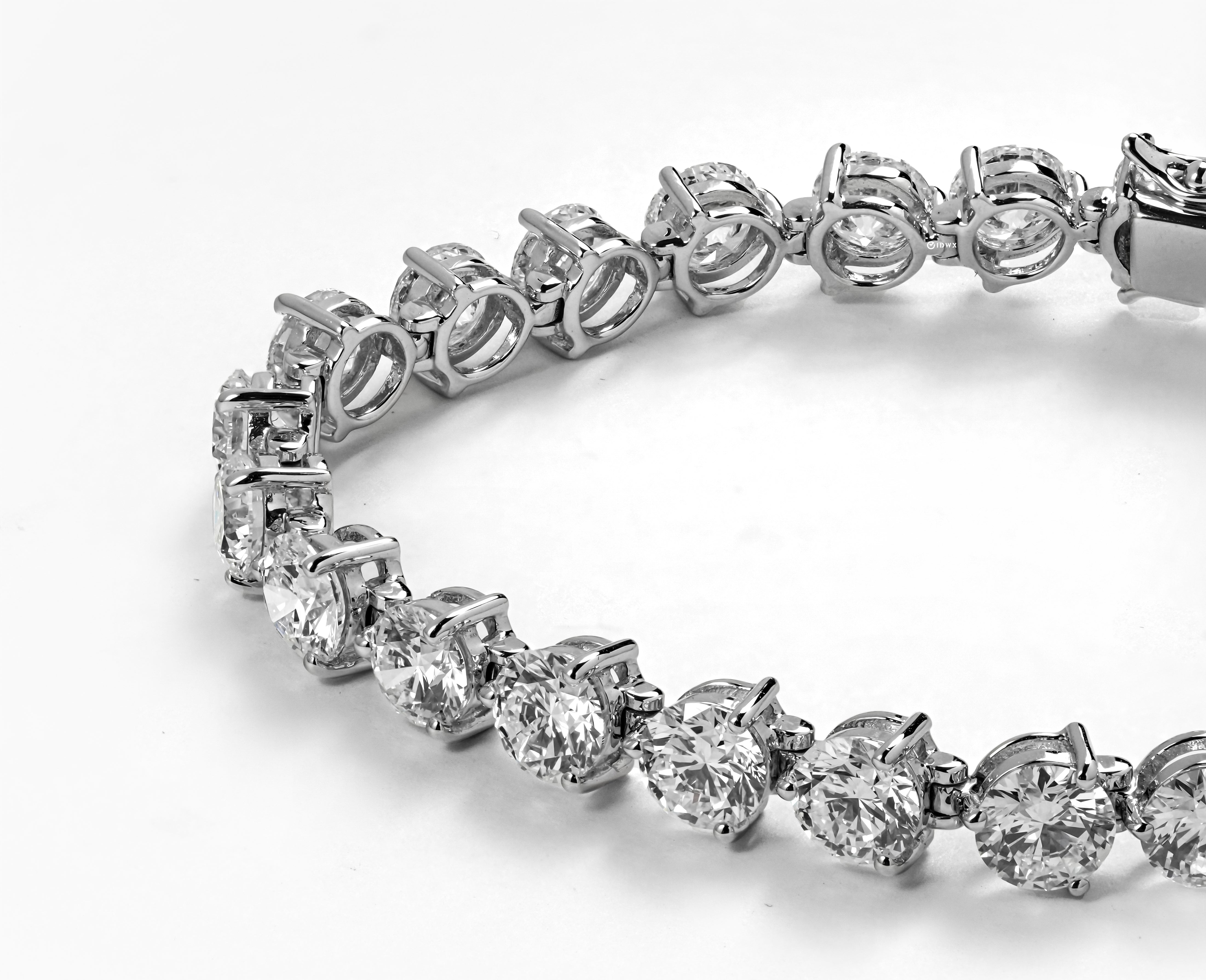 14.5CT 16 CM WHITEGOLD TENNIS BRACELET