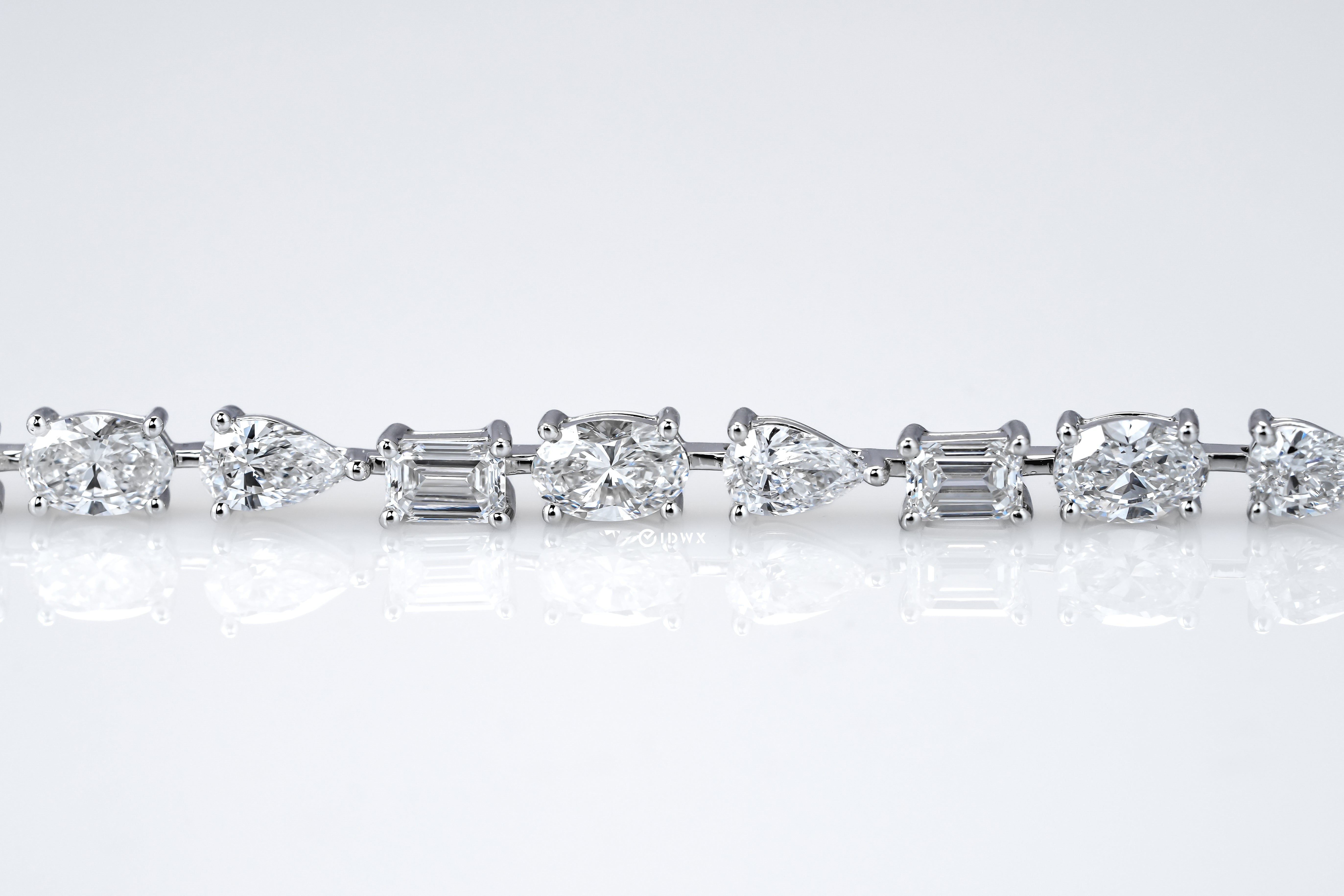 WHITEGOLD TENNIS BRACELET 17.5 CM 26 STONES LAB DIAMOND