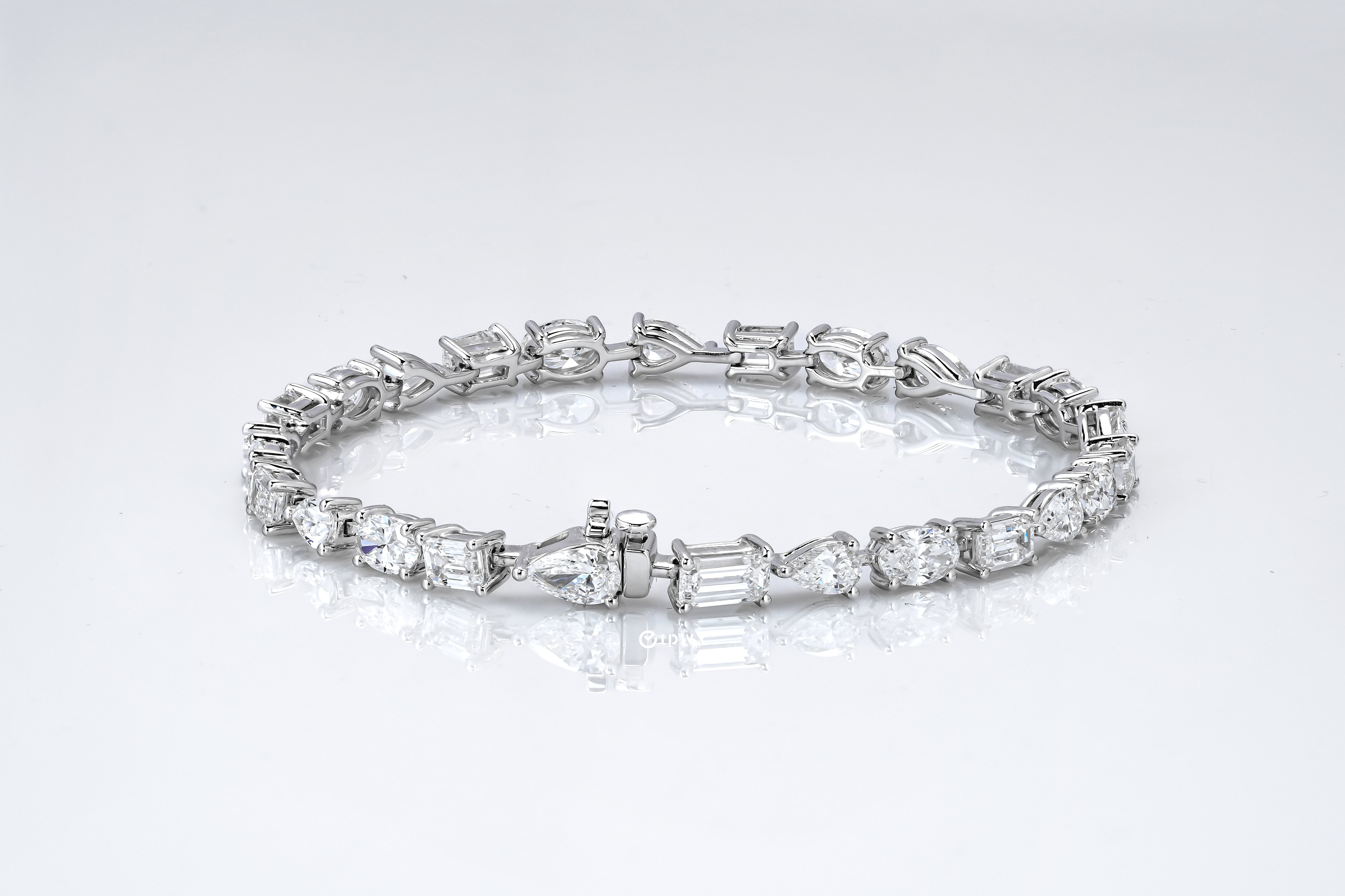 WHITEGOLD TENNIS BRACELET 17.5 CM 26 STONES LAB DIAMOND