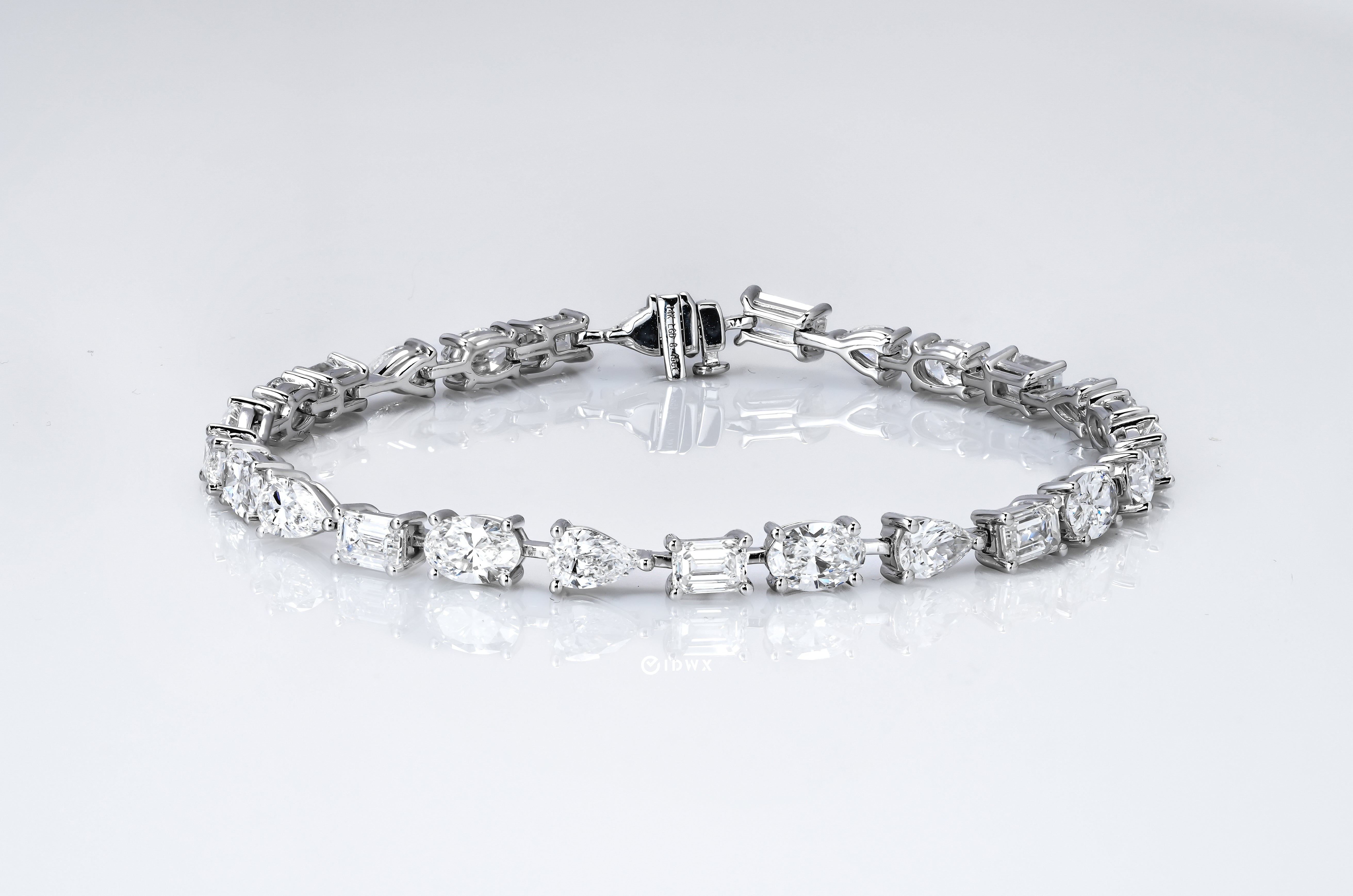 WHITEGOLD TENNIS BRACELET 17.5 CM 26 STONES LAB DIAMOND