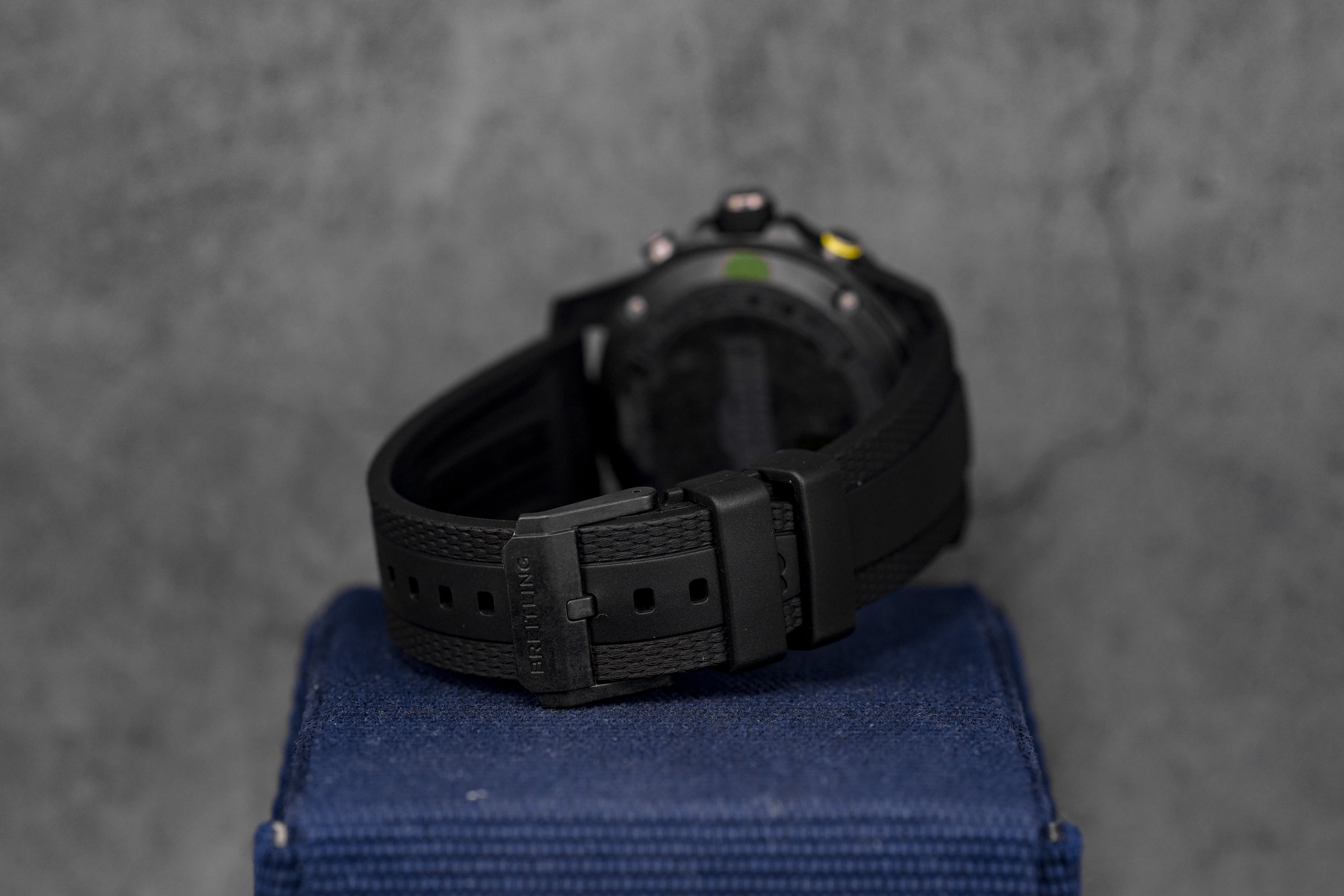 Harga Breitling Endurance Pro 44 Black