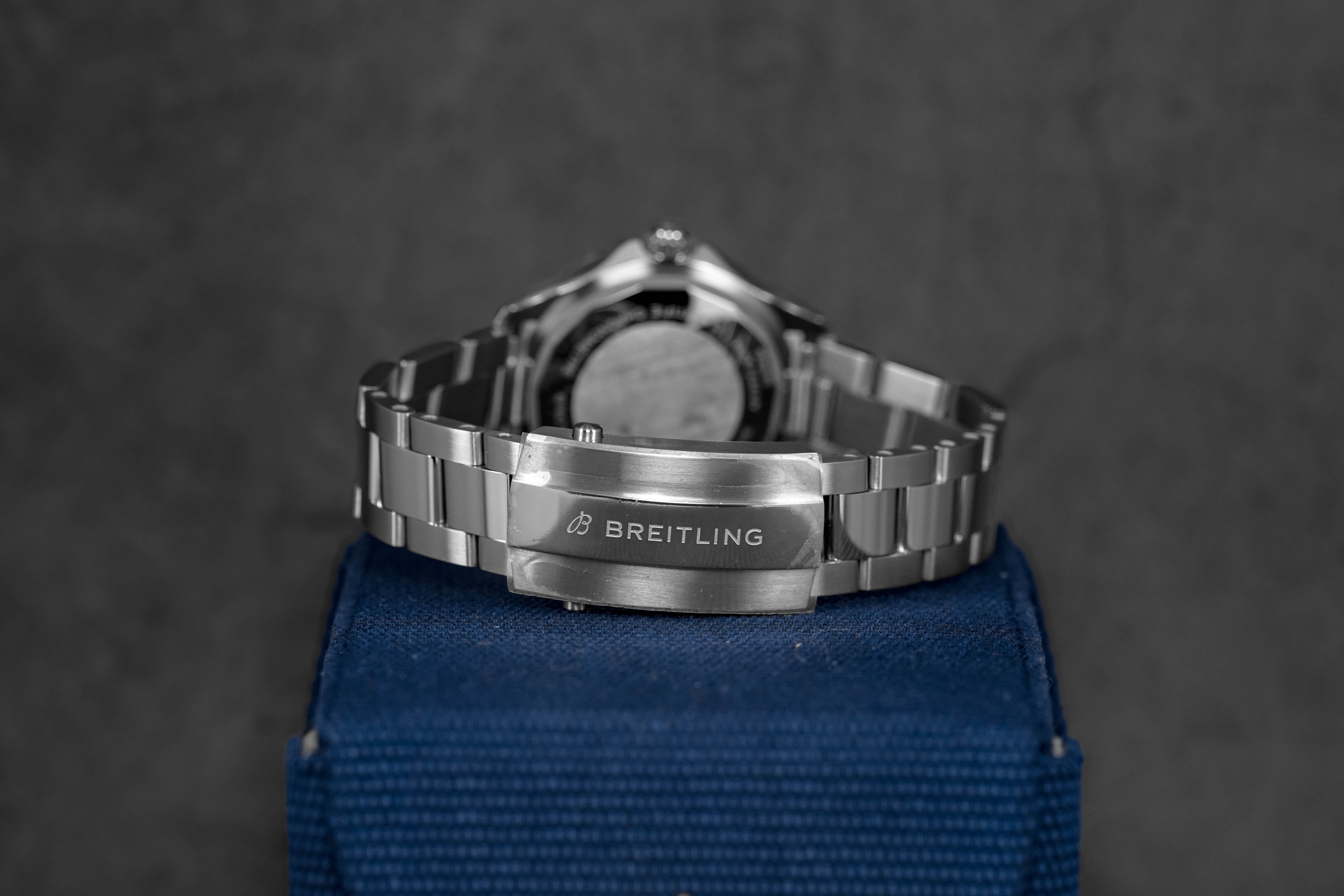 Harga Breitling Superocean Tiffany Blue