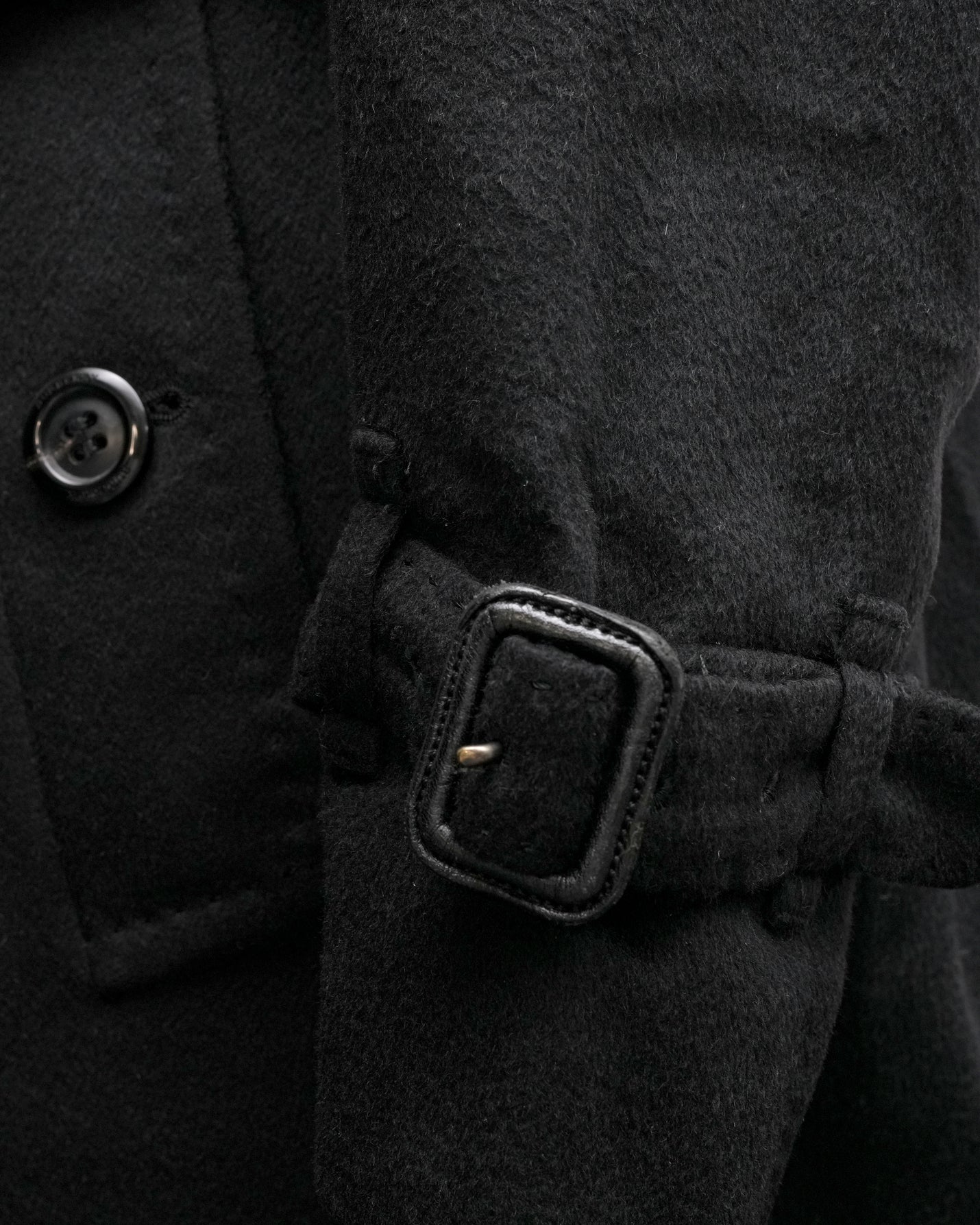 LONDON BLACK COAT IT40 WITH BELT