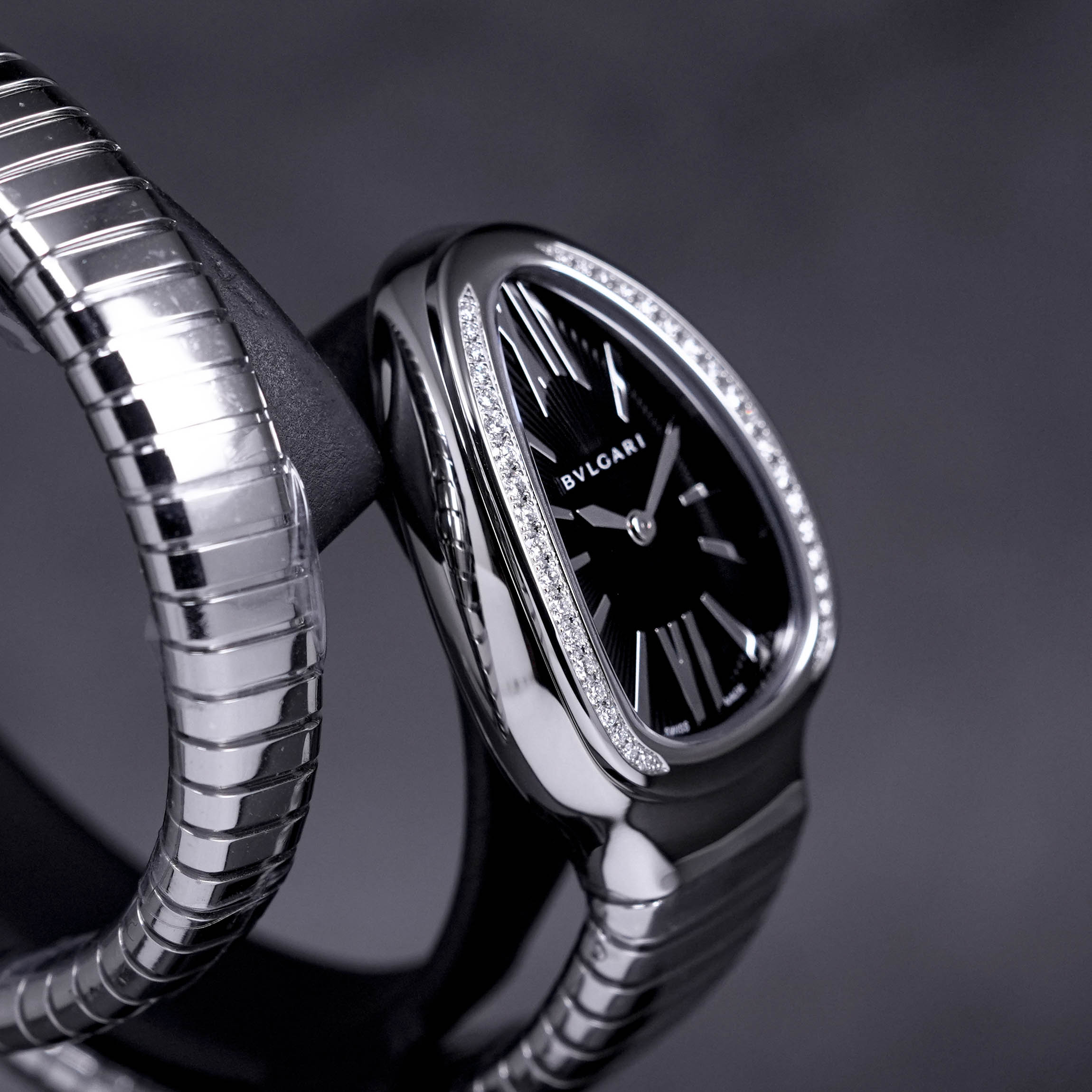 SERPENTI TUBOGAS STEEL BLACK DIAL DIAMOND BEZEL (2023)