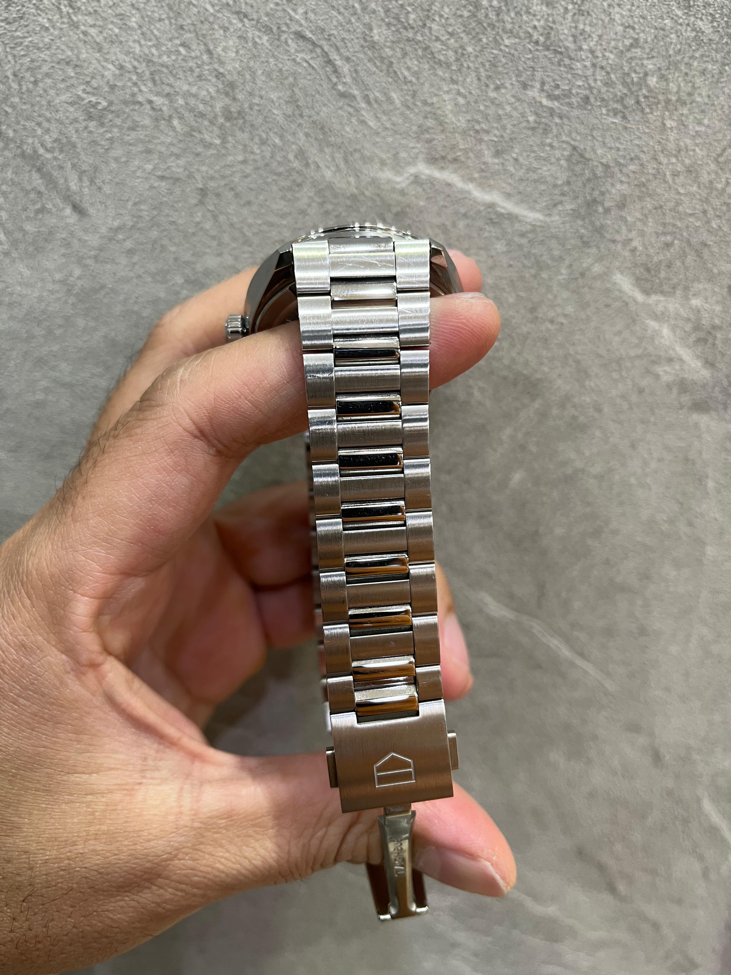 CARRERA DATE BLACK DIAL (2024)