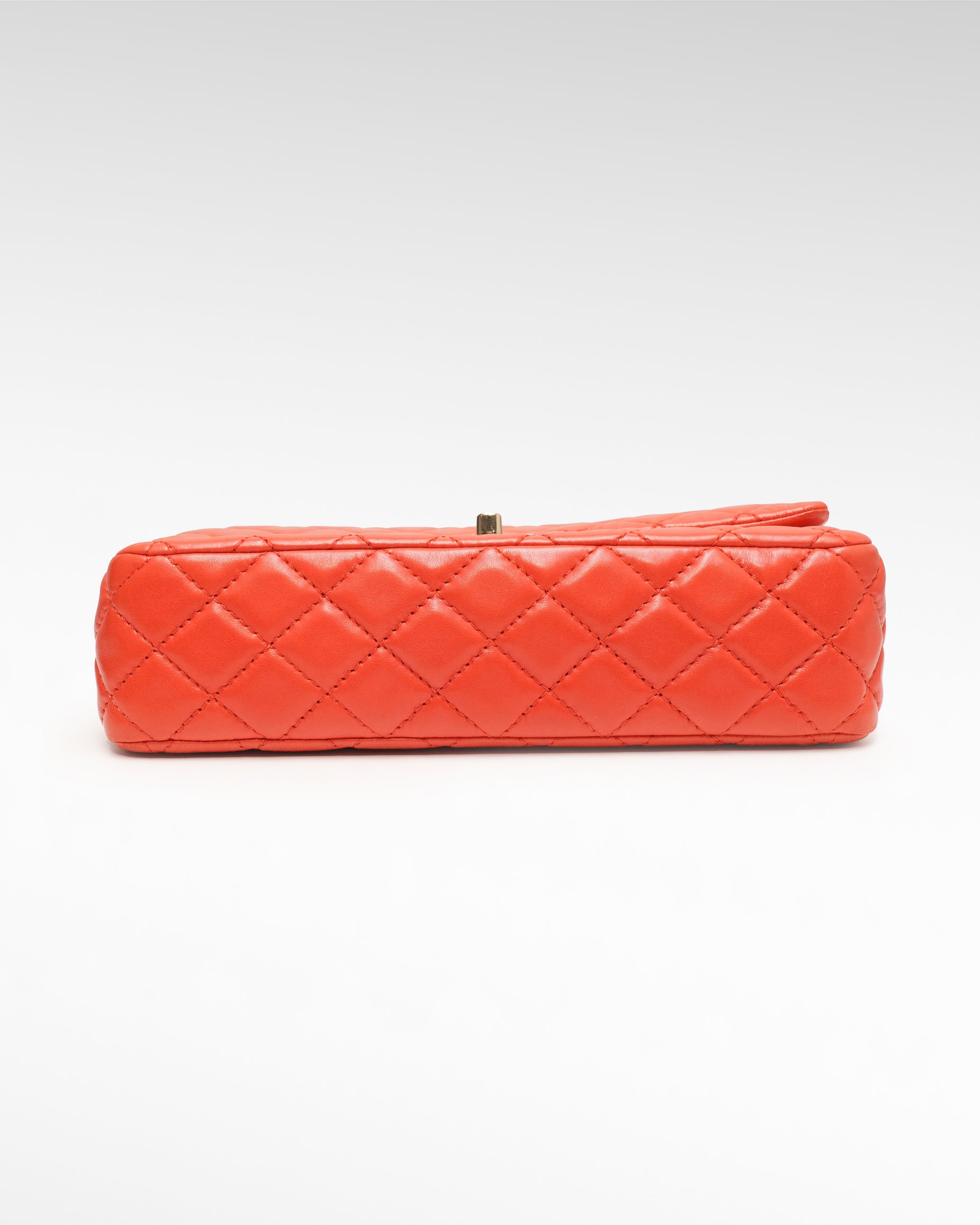 CLASSIC FLAP MEDIUM CORAL RED GOLD HARDWARE