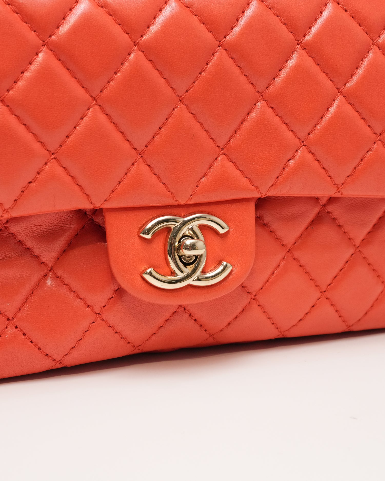 CLASSIC FLAP MEDIUM CORAL RED GOLD HARDWARE