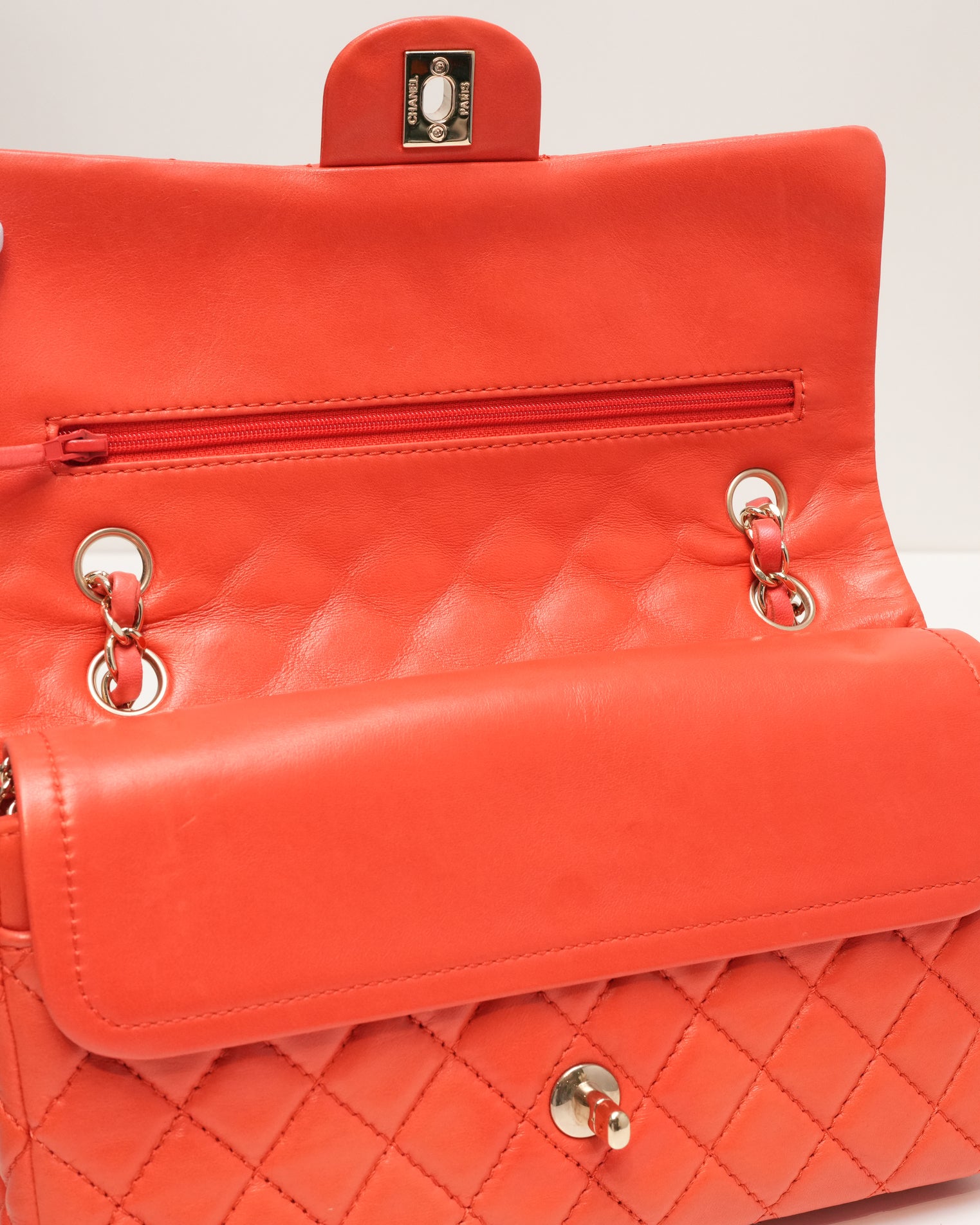 CLASSIC FLAP MEDIUM CORAL RED GOLD HARDWARE