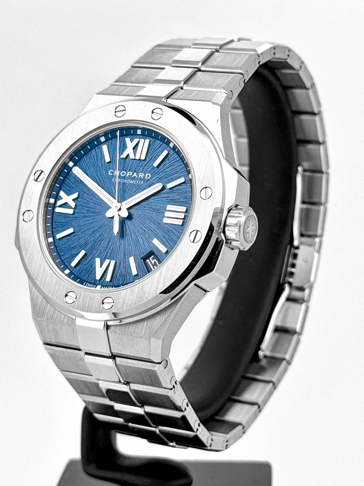 ALPINE EAGLE LARGE BLUE DIAL (2025)