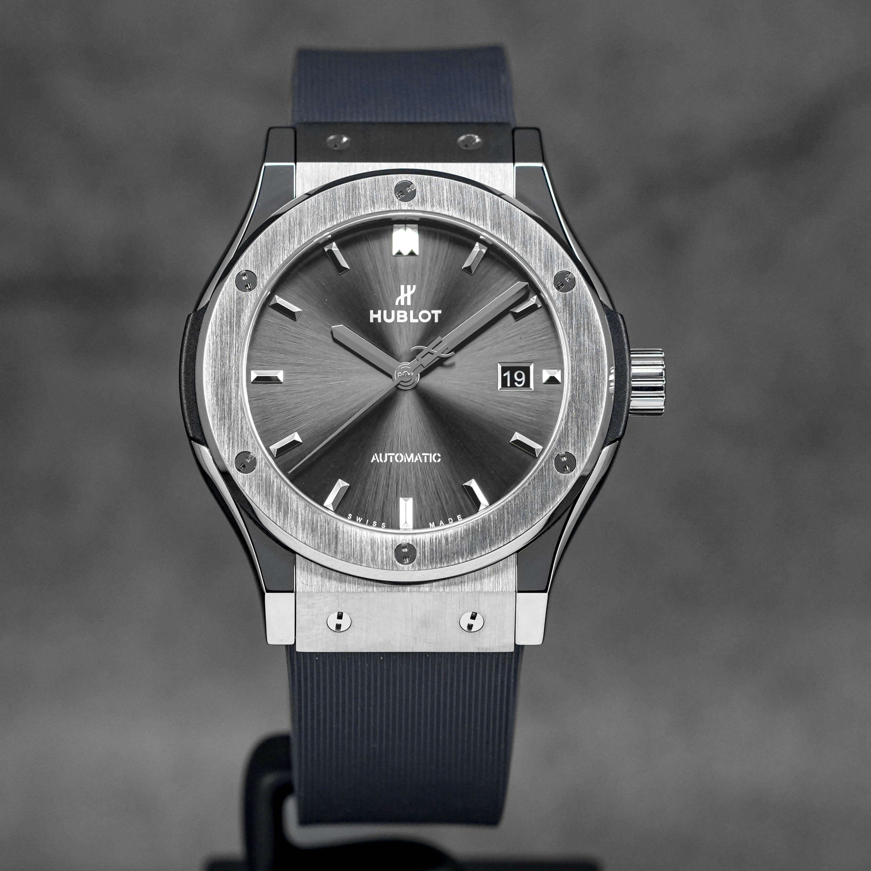 Classic Fusion 42 Racing Grey