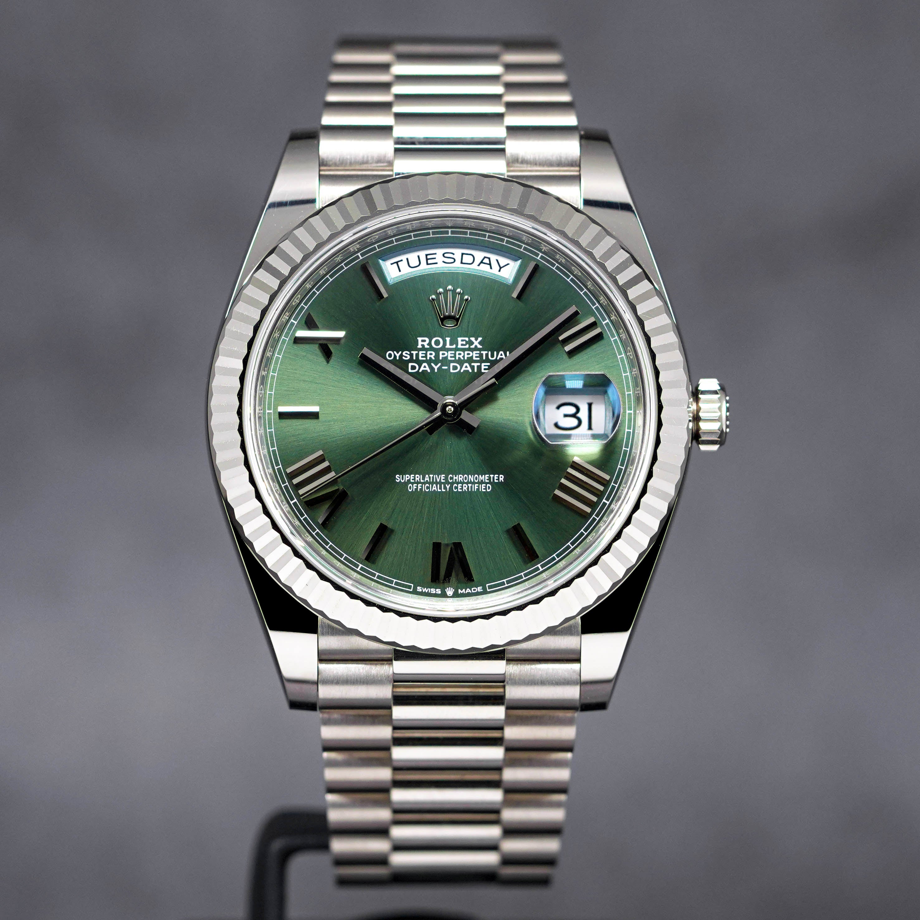 ROLEX DAYDATE 40MM WHITEGOLD OLIVE GREEN DIAL (2022) IDWX