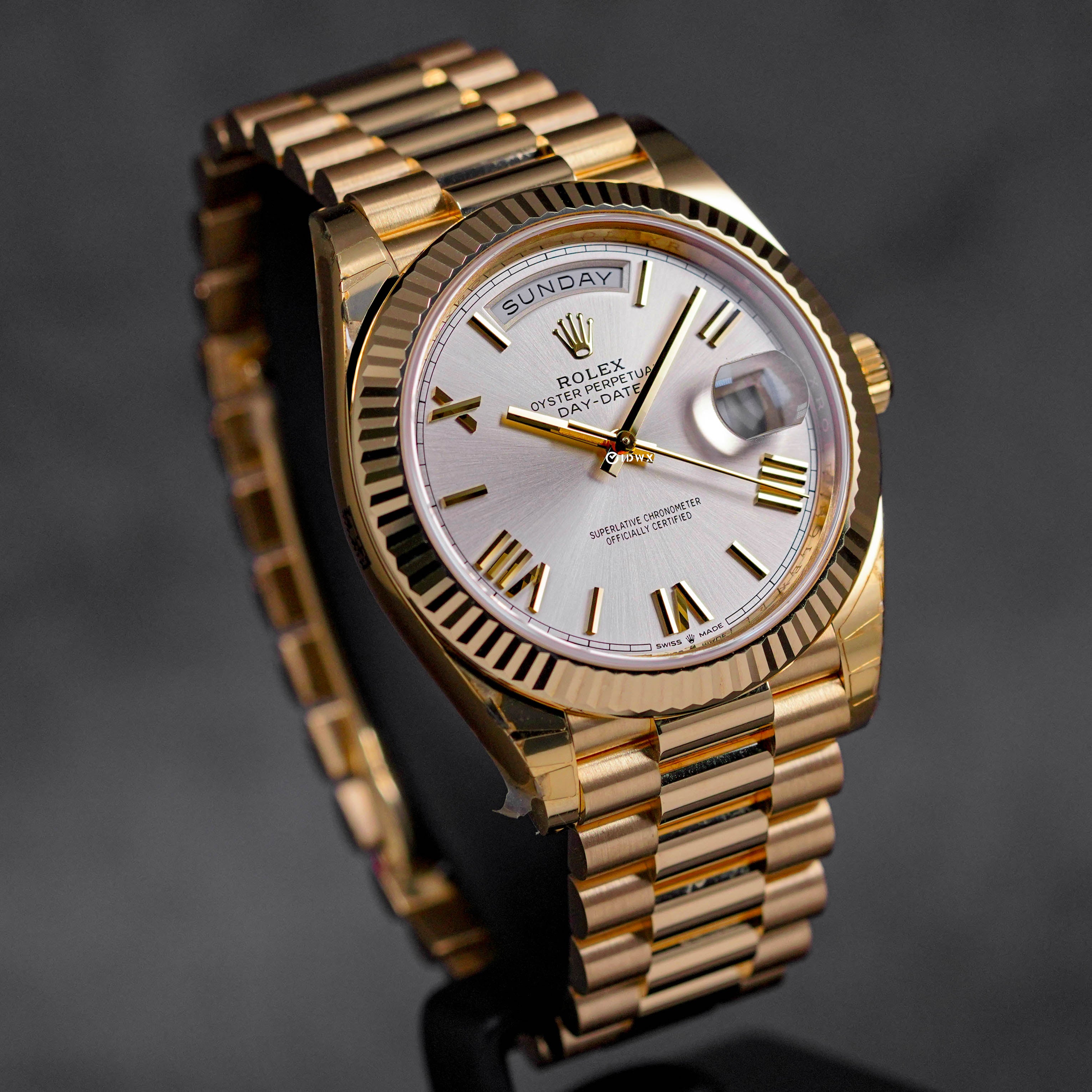 DAYDATE 40MM YELLOWGOLD SILVER ROMAN DIAL (2021)