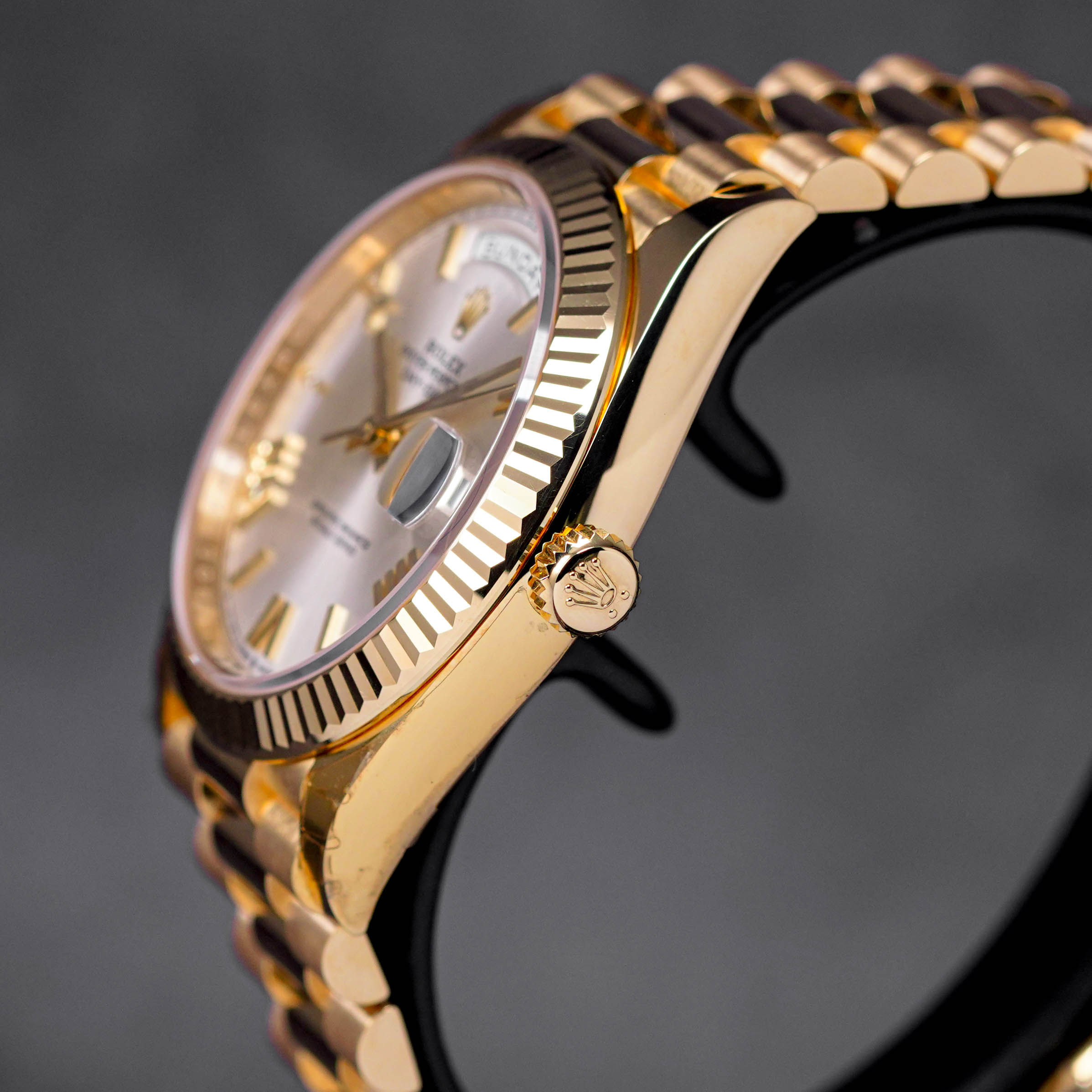 DAYDATE 40MM YELLOWGOLD SILVER ROMAN DIAL (2021)