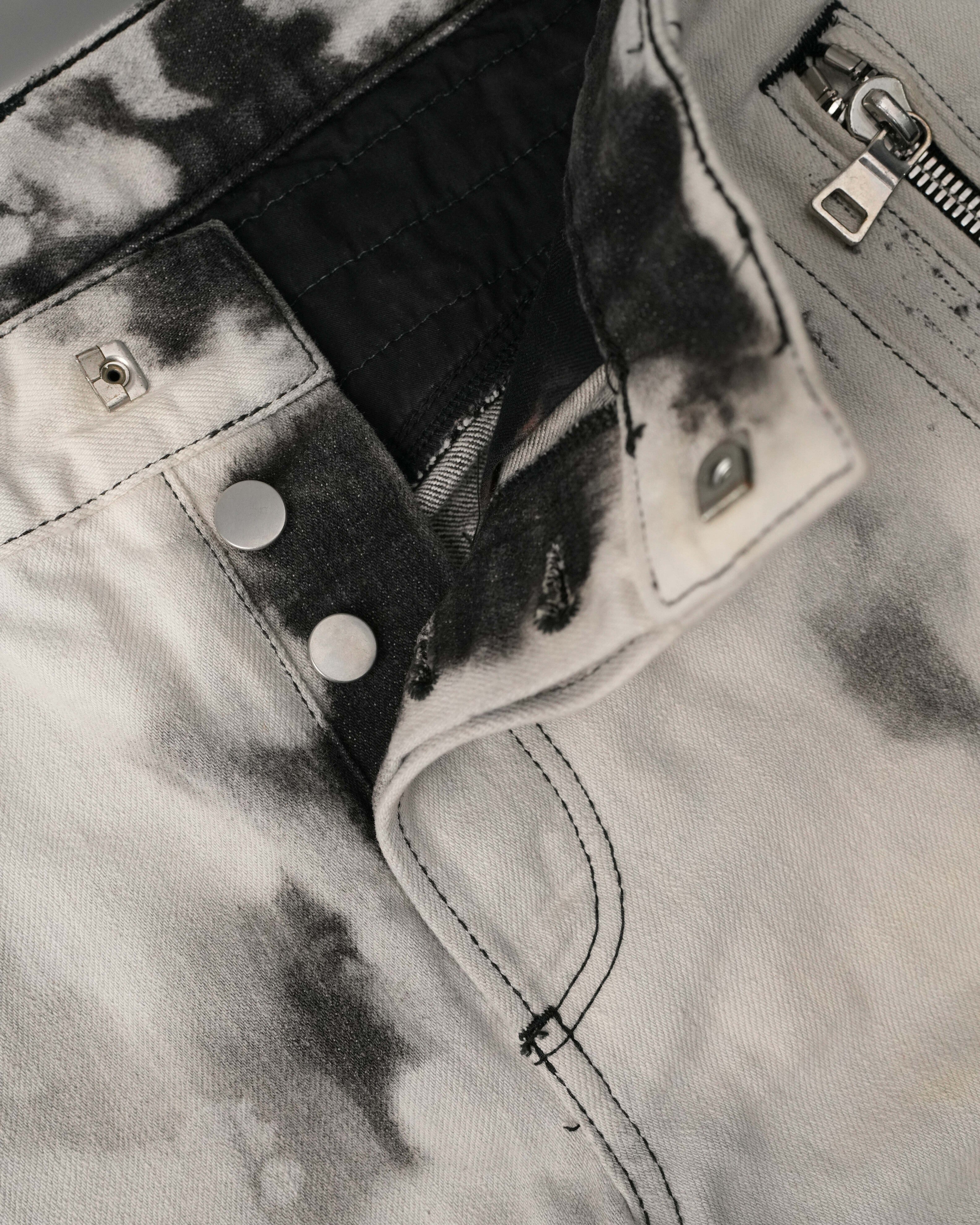 BALMAIN RIPPED BIKER JEANS SIZE 29