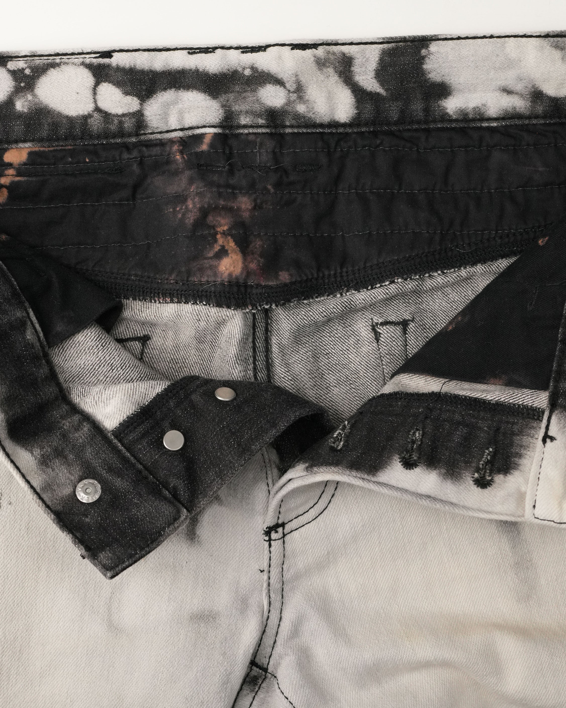 BALMAIN RIPPED BIKER JEANS SIZE 29