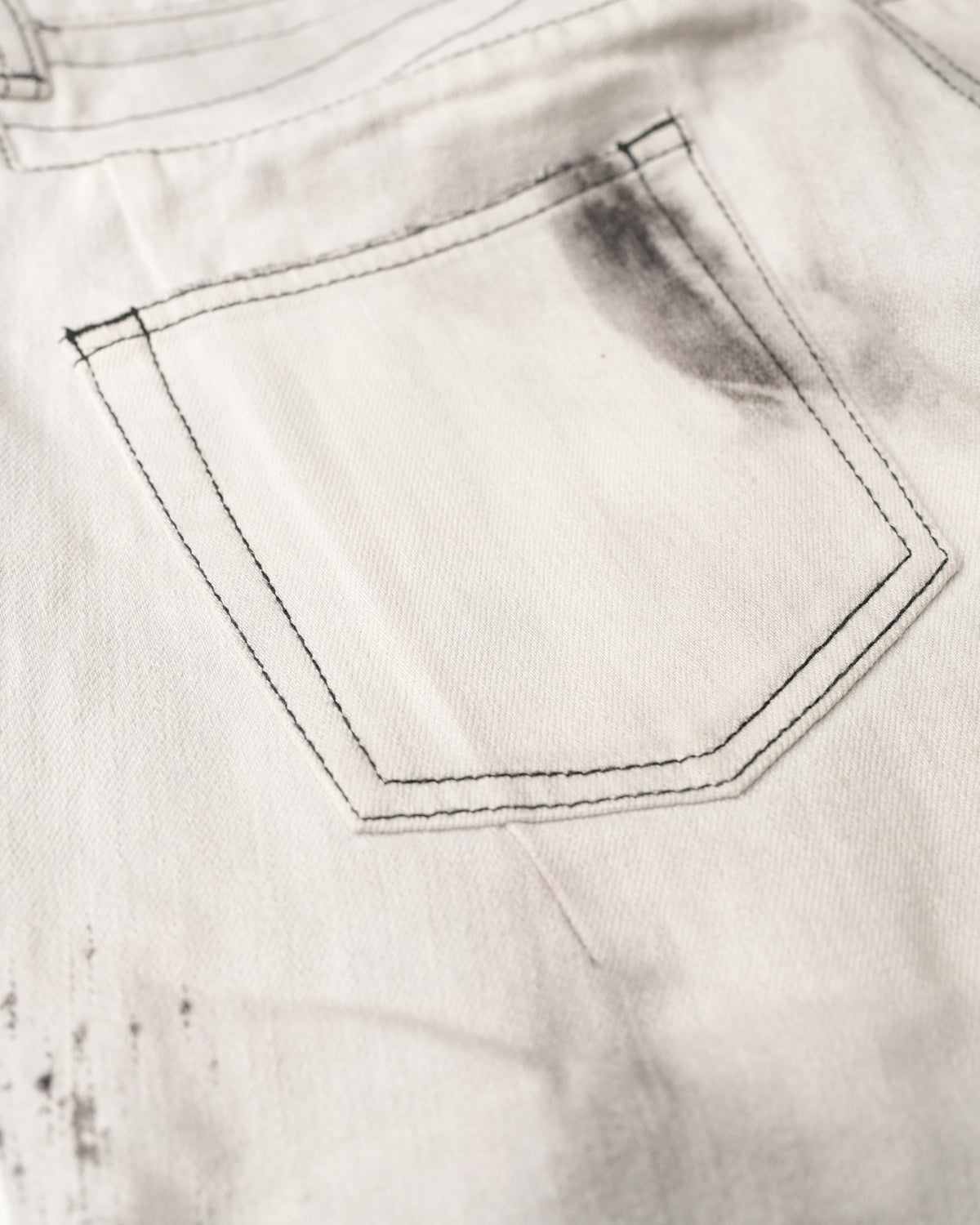 BALMAIN RIPPED BIKER JEANS SIZE 29