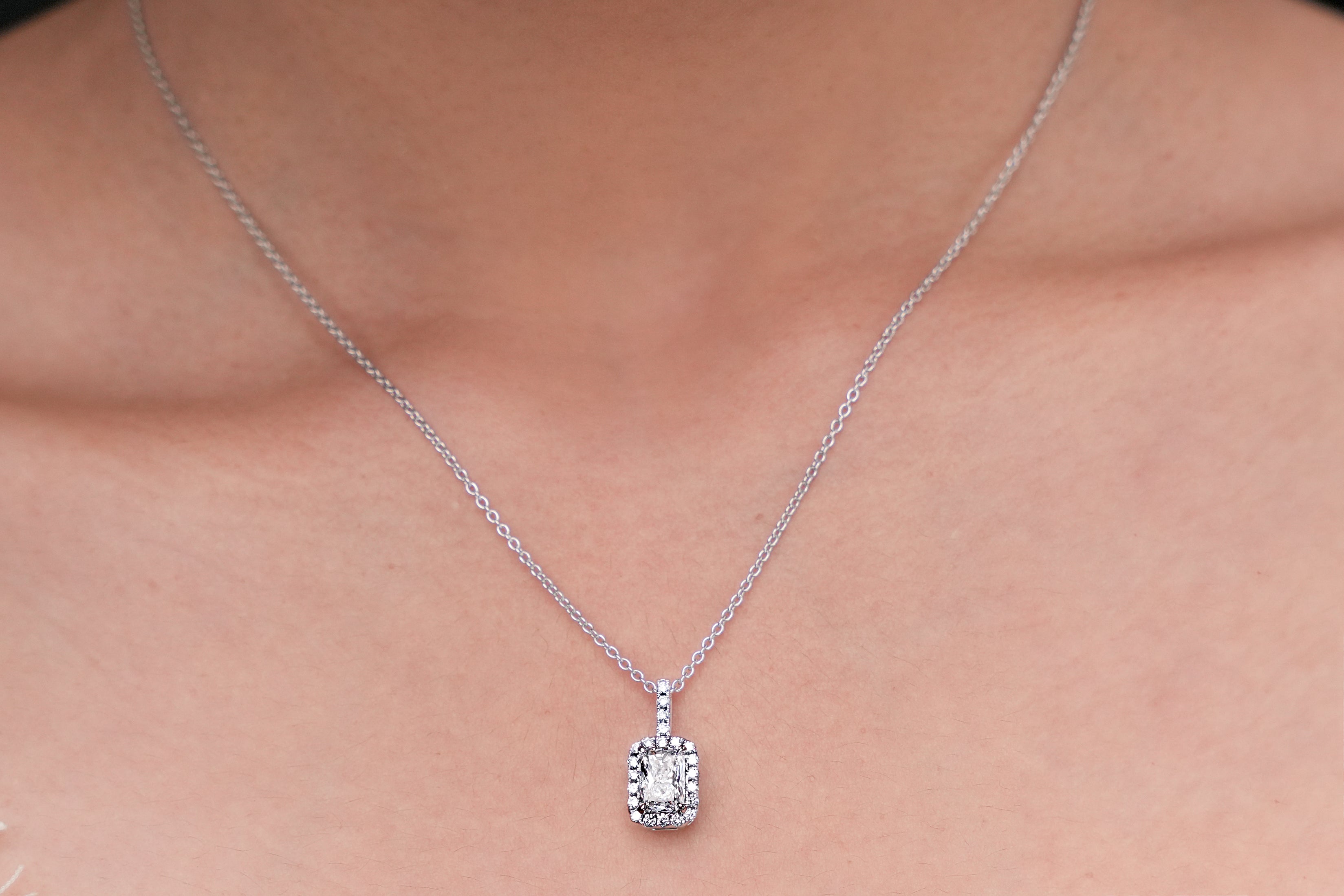 1CT RADIANT BRILLIANT PENDANT HALO WHITEGOLD NECKLACE