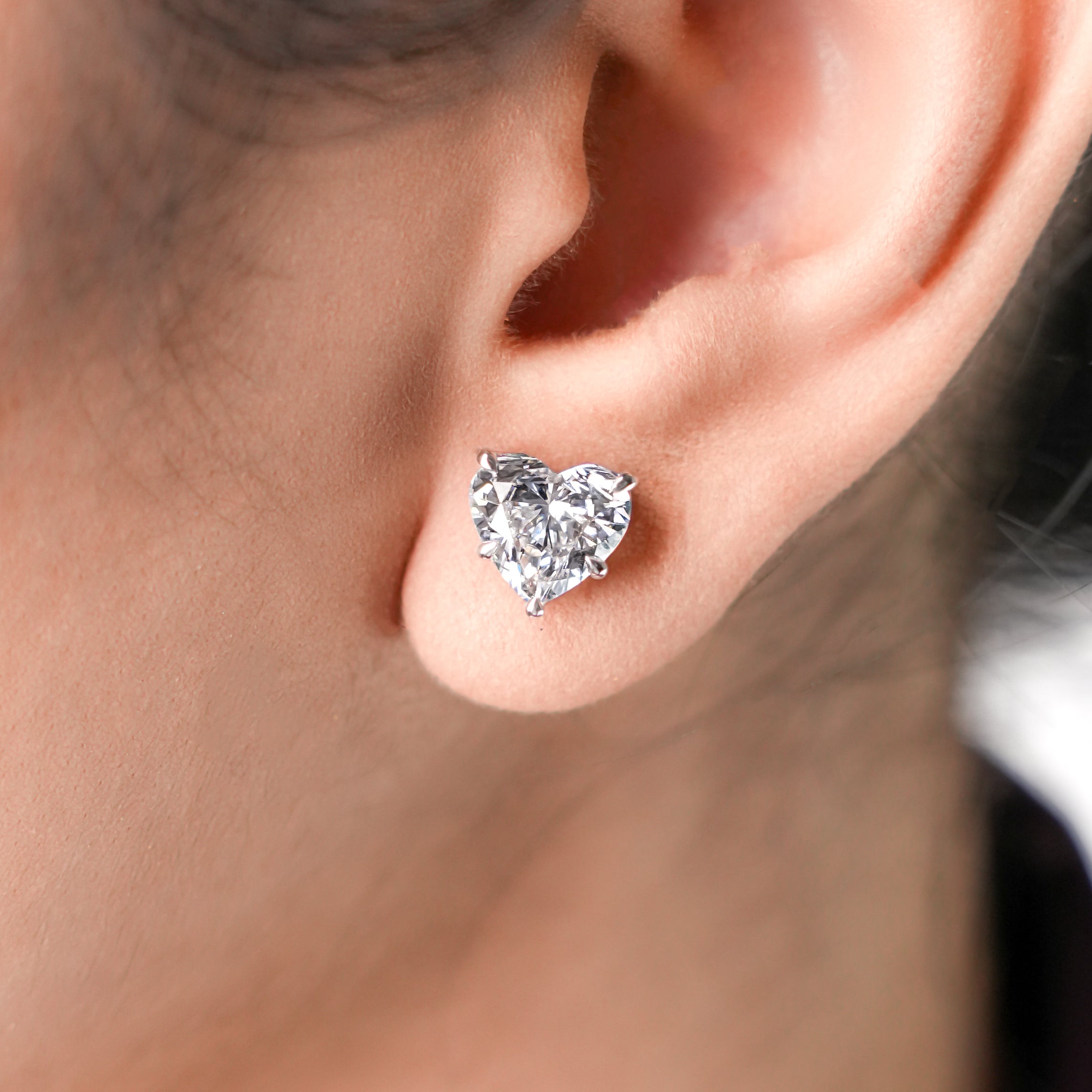 2CT HEART BRILLIANT STUD EARRINGS