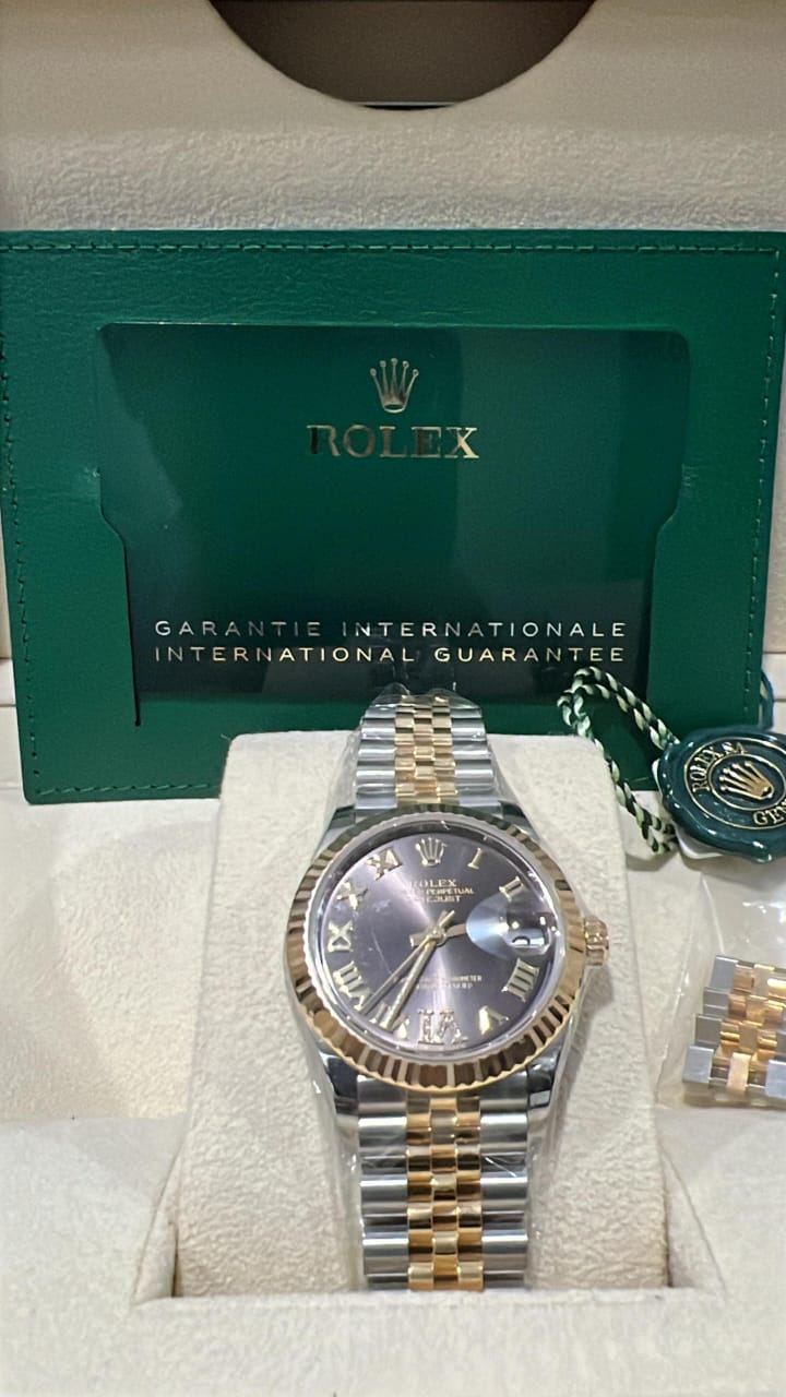DATEJUST 31MM TWOTONE YELLOWGOLD DARK GREY ROMAN DIAL DIAMOND VI (2023)