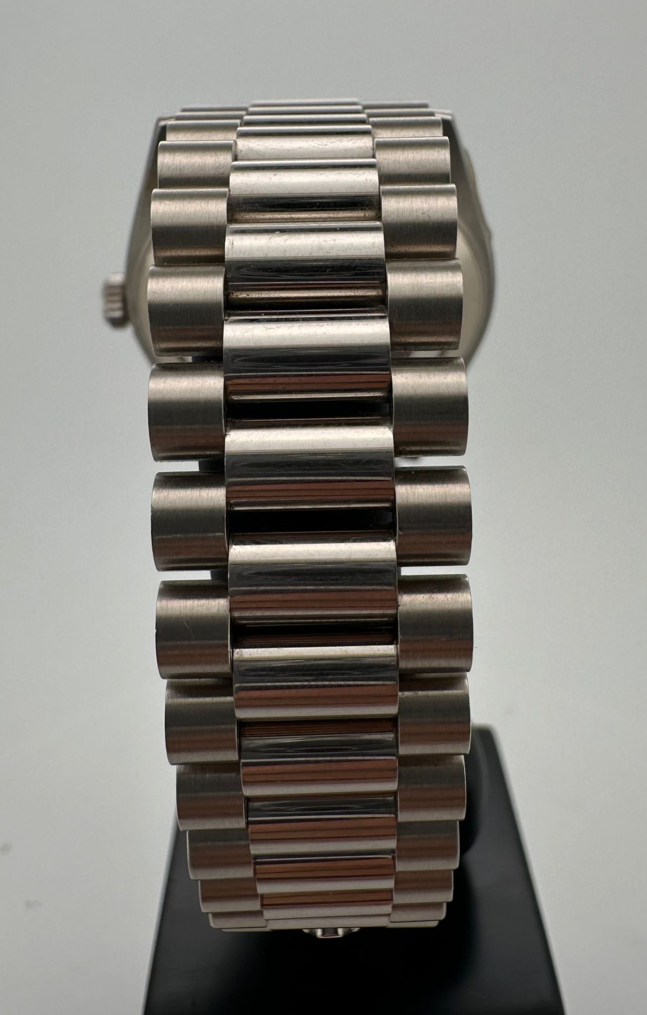 DAYDATE 40MM WHITEGOLD RHODIUM STRIPE DIAL (2015)