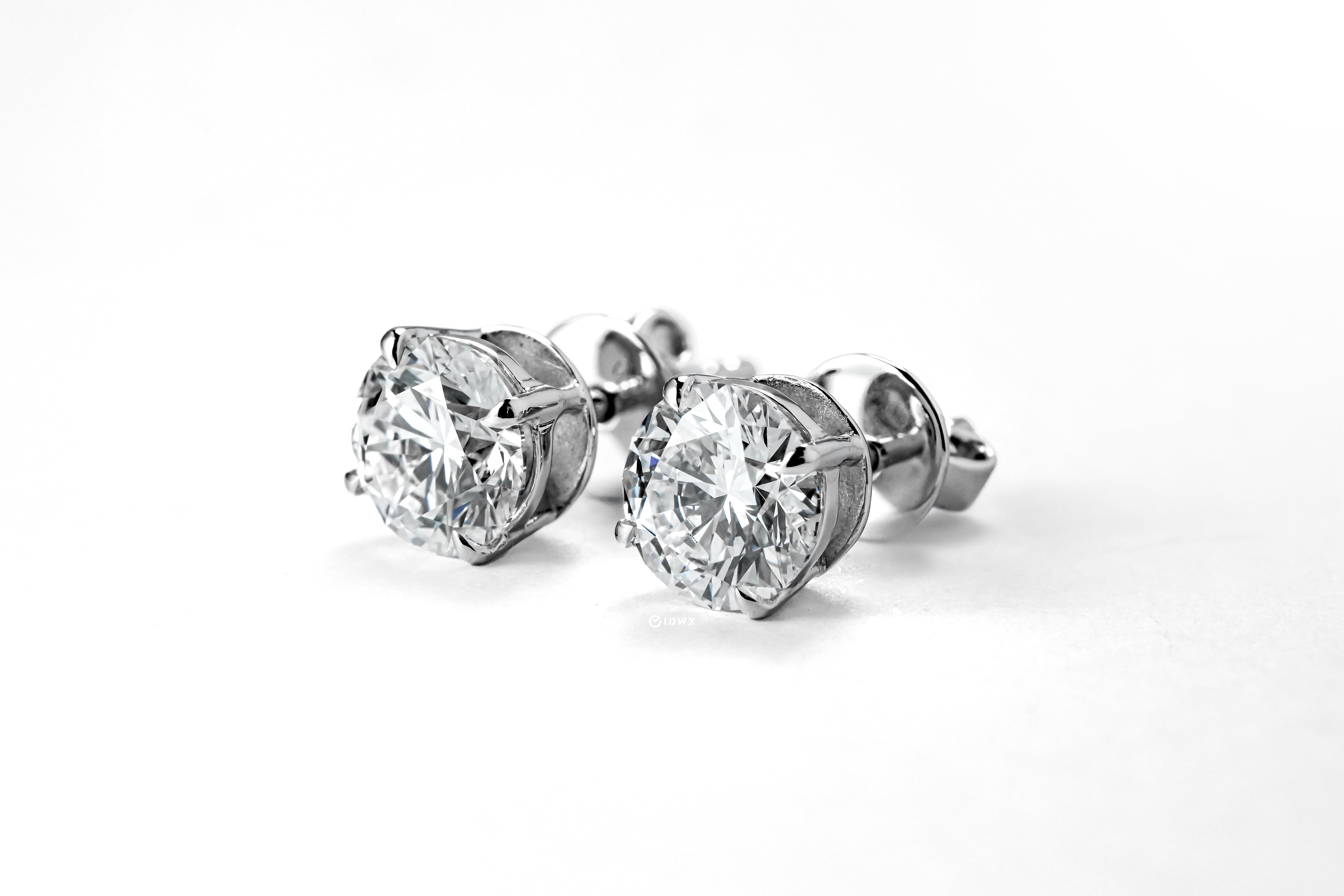 1CT ROUND BRILLIANT STUD EARRINGS