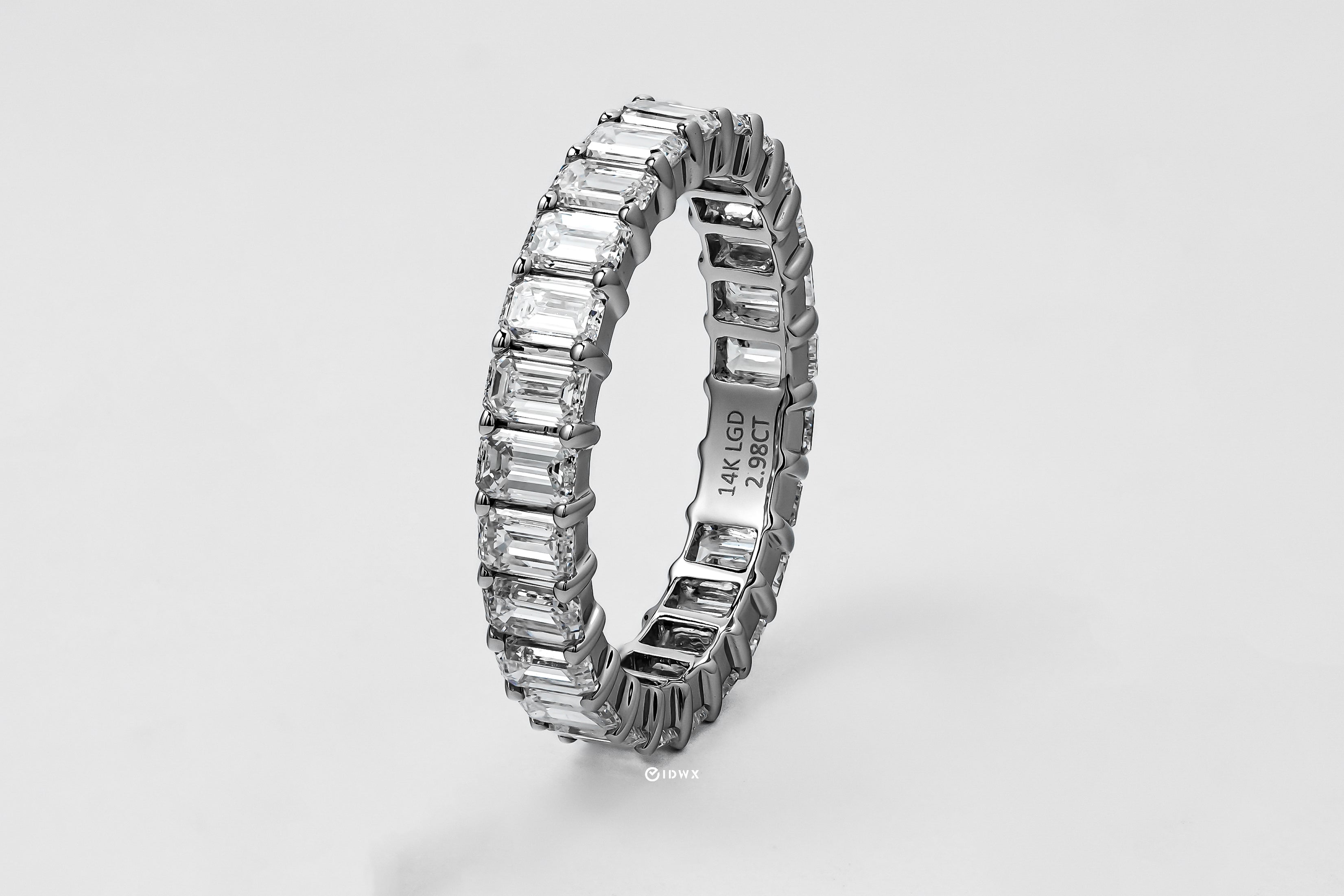 WHITEGOLD ETERNITY RING 3CT EMERALD CUT LAB DIAMON