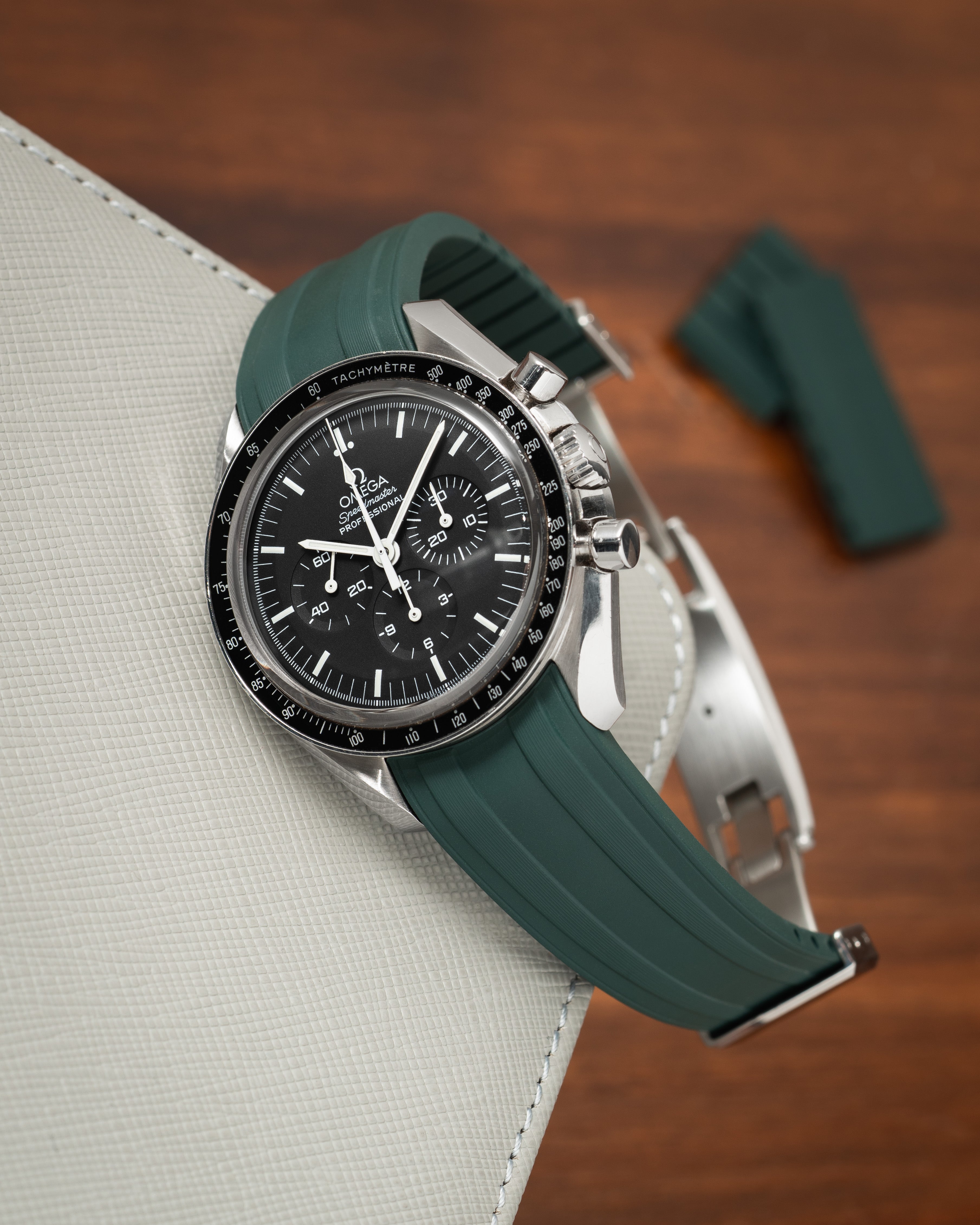 Curved Strap Speedmaster Emerald Green