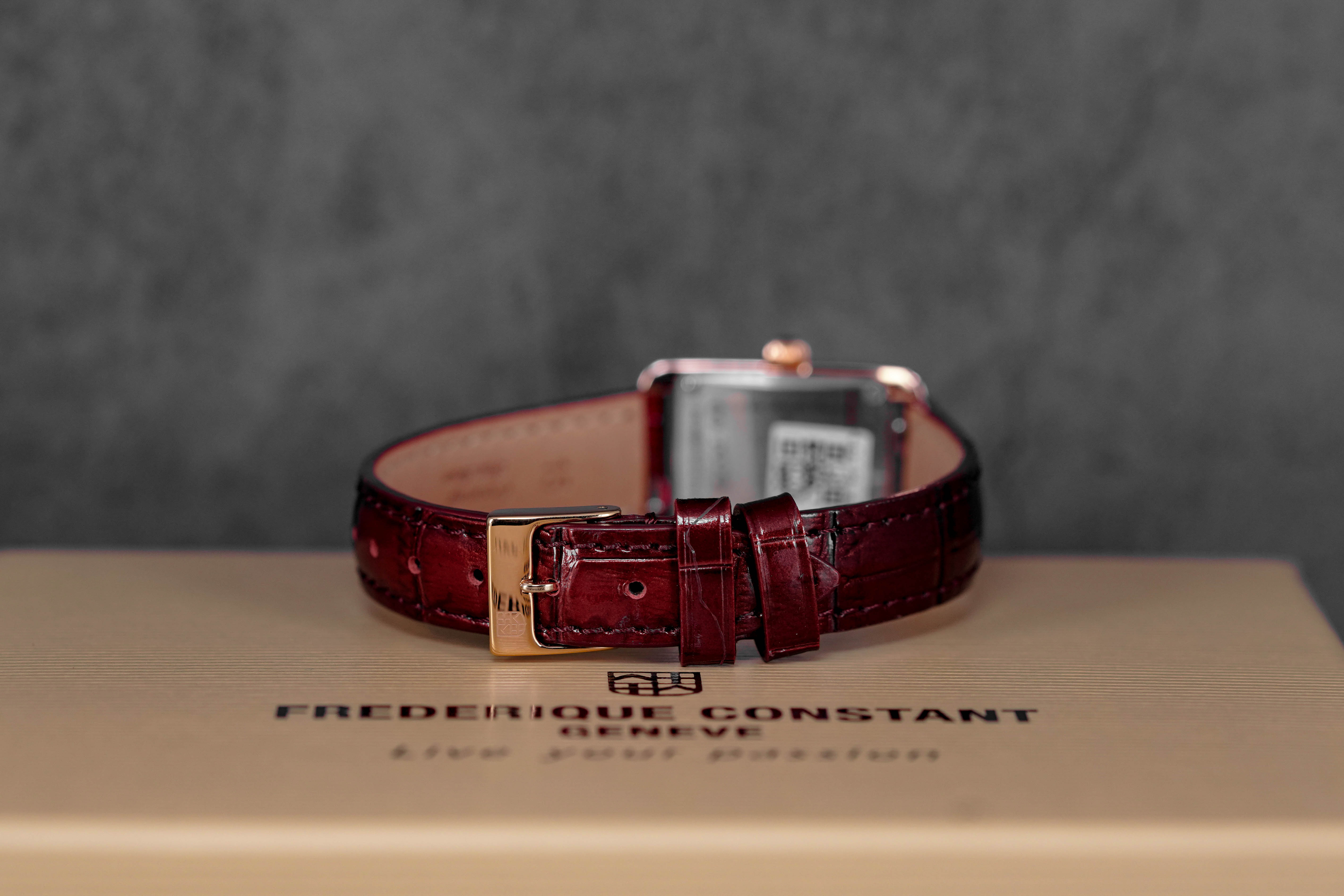 CLASSICS CAREE ROSEGOLD-PLATED STEEL WHITE DIAL LEATHER STRAP (2025)