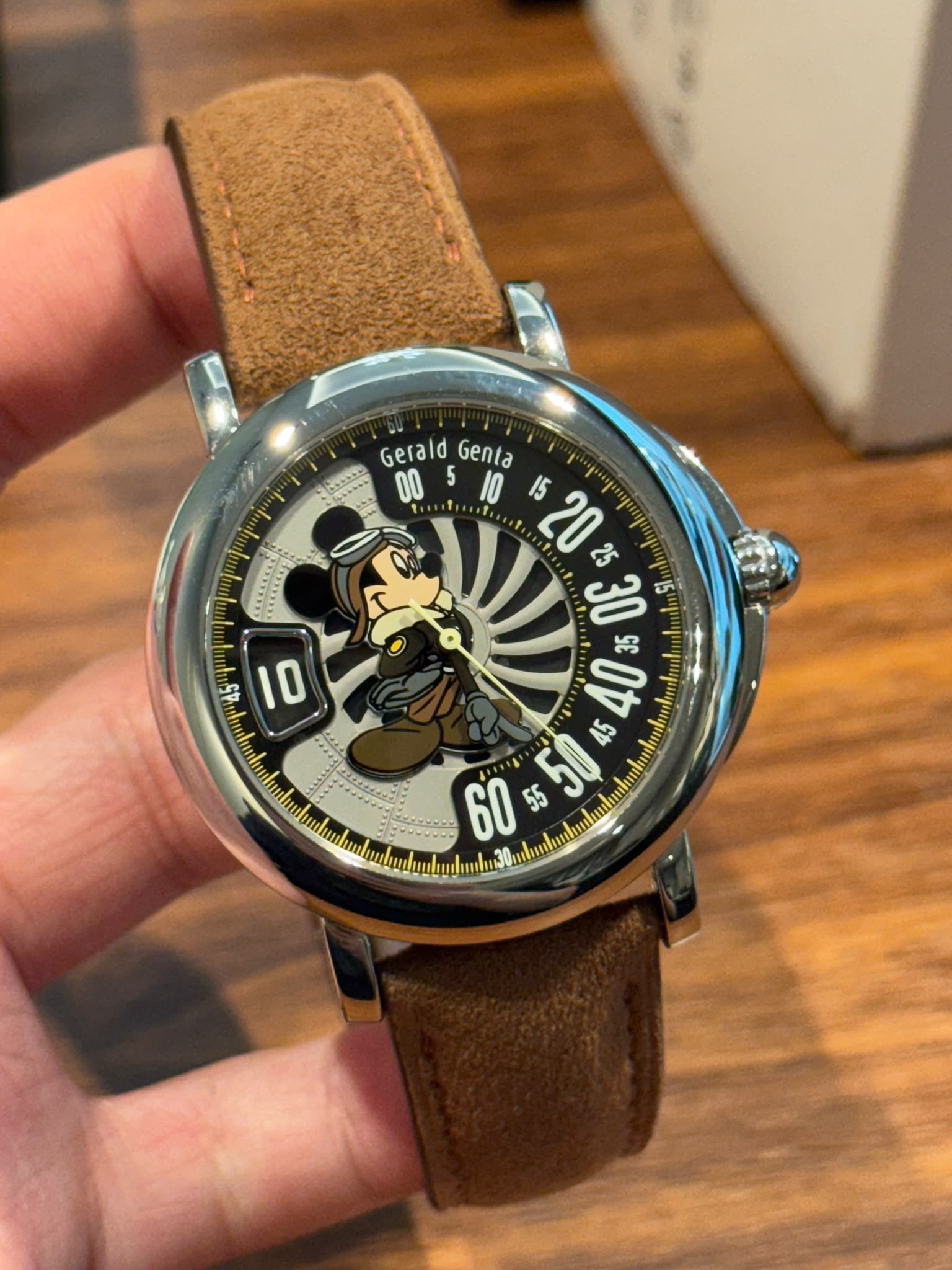 FANTASY RETRO 'AVIATOR MICKEY' RETRTOGRADE JUMPING HOUR