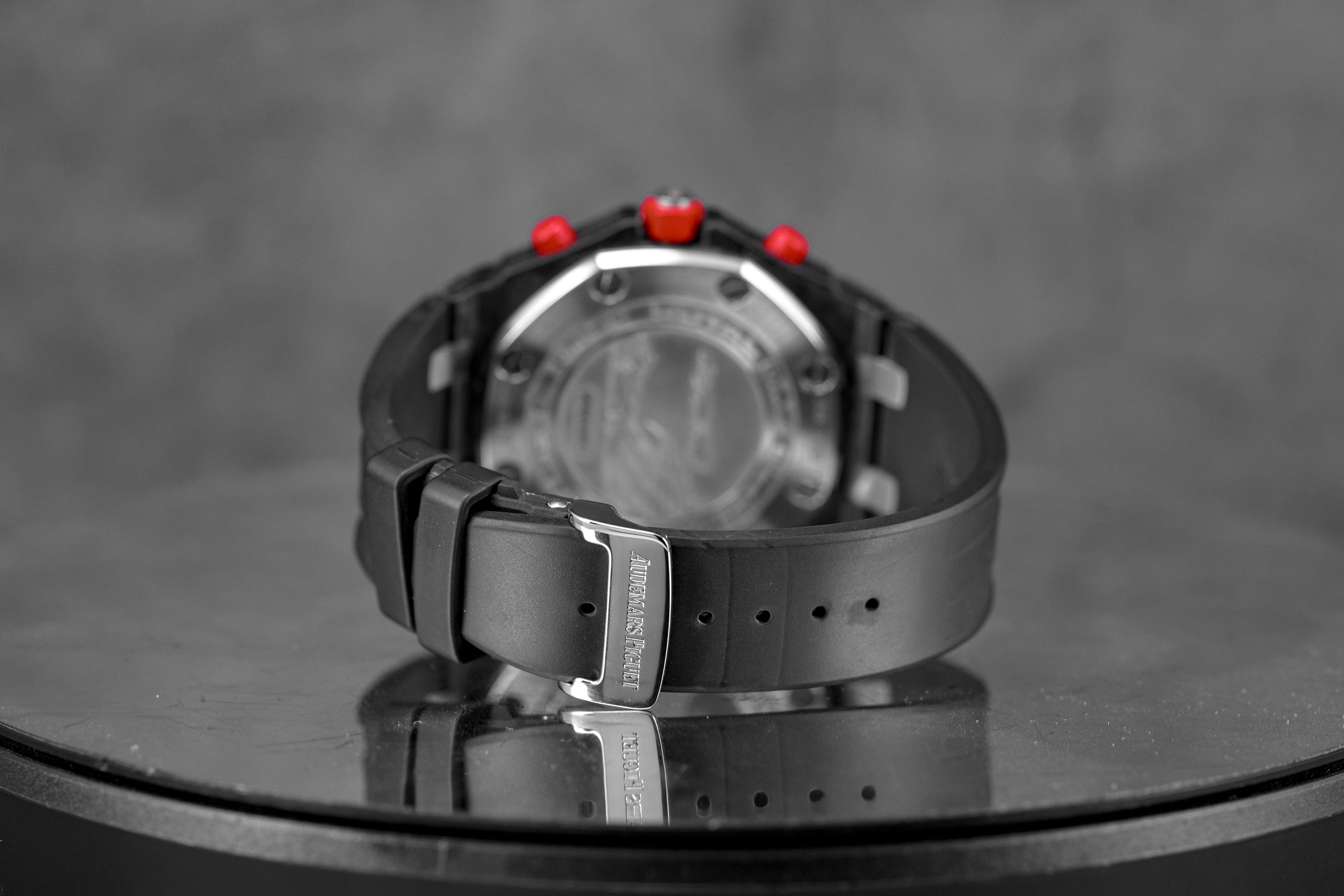 ROYAL OAK OFFSHORE CHRONOGRAPH 42MM 'SINGAPORE GRAND PRIX F1 2008' LIMITED EDITION (WATCH & ARCHIVE PAPER)