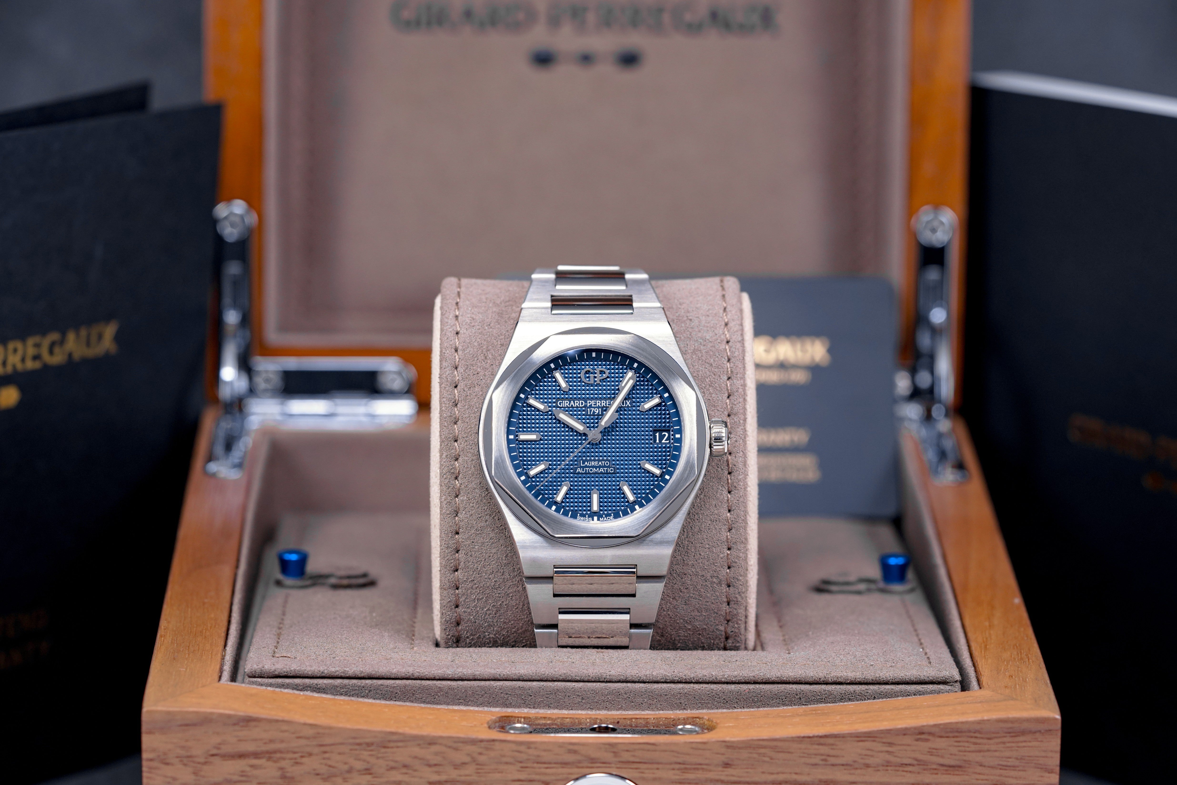 Harga Girard Perregaux Laureato Blue