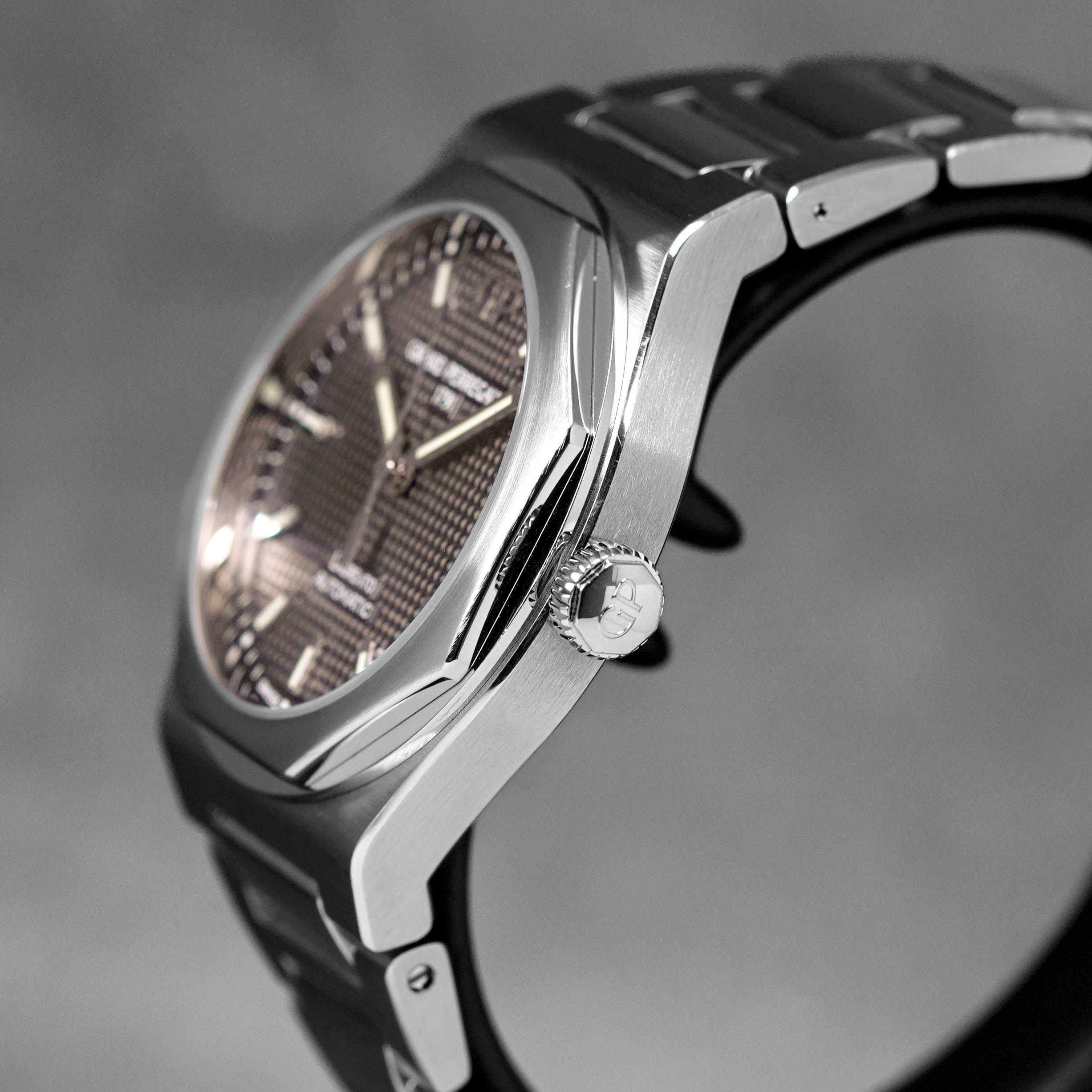 Harga Girard Perregaux Laureato Grey