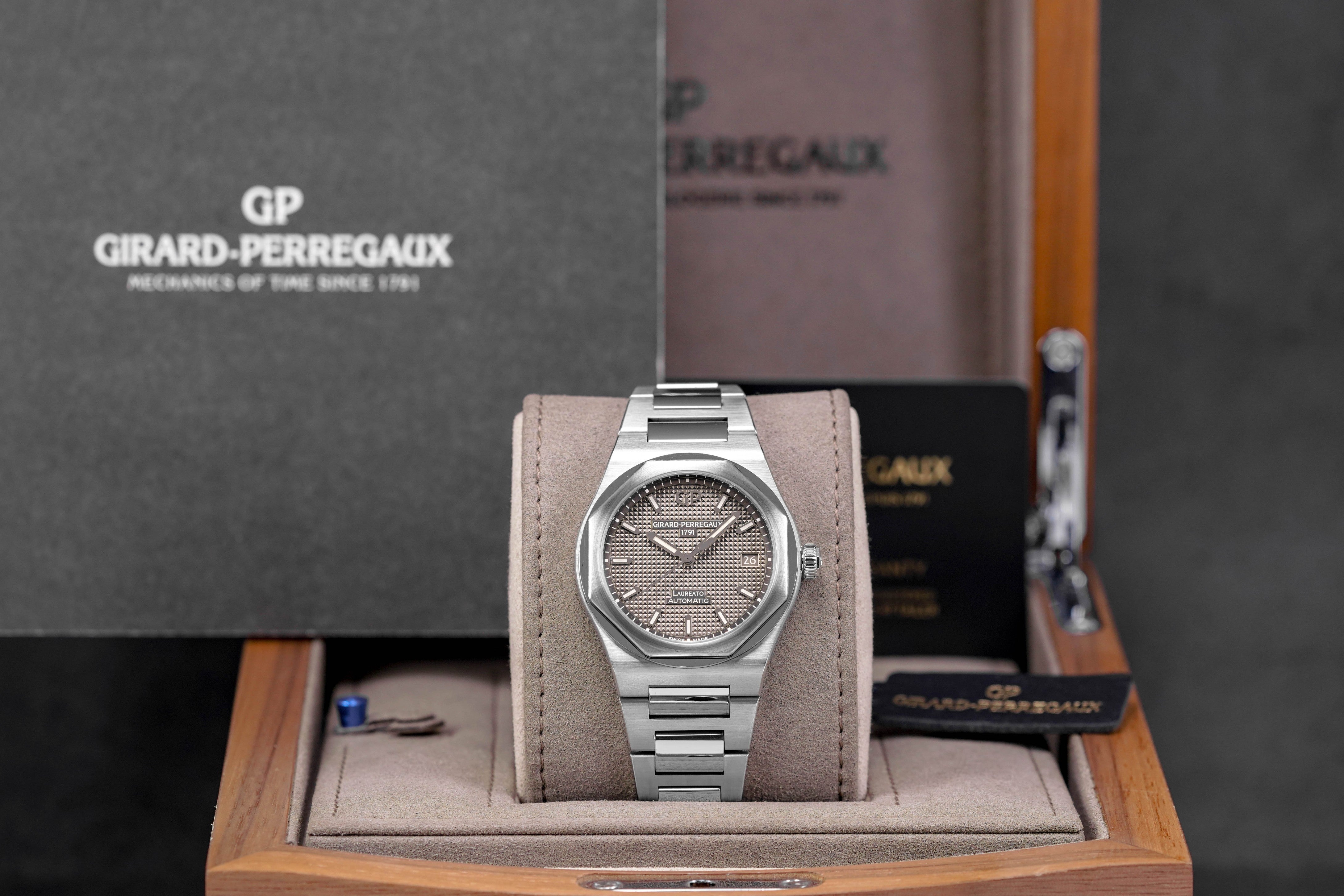 Harga Girard Perregaux Laureato Grey