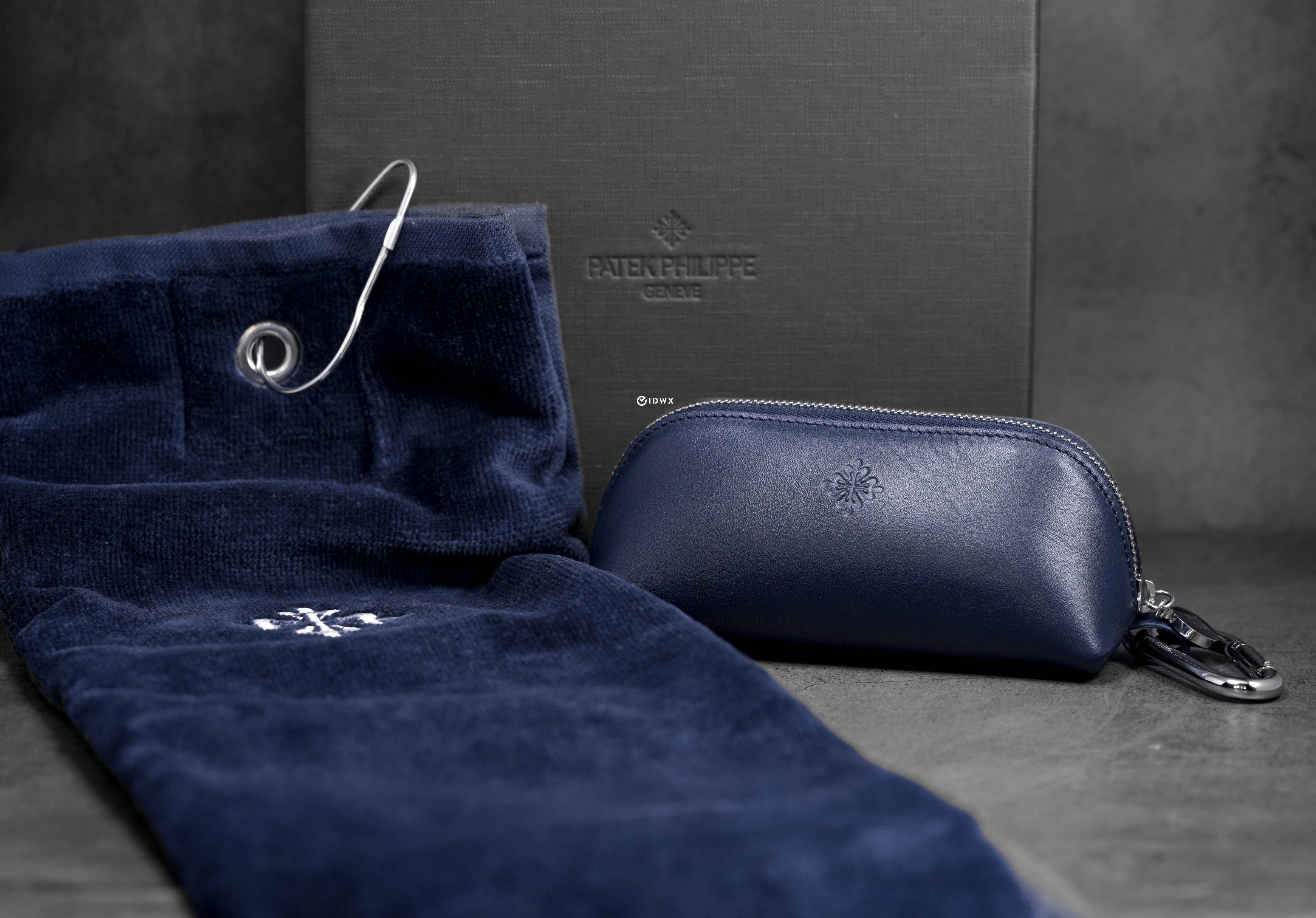 PATEK PHILIPPE GOLF BALL SET WITH TOWEL, VIP NOVELTY GIFT - IDWX