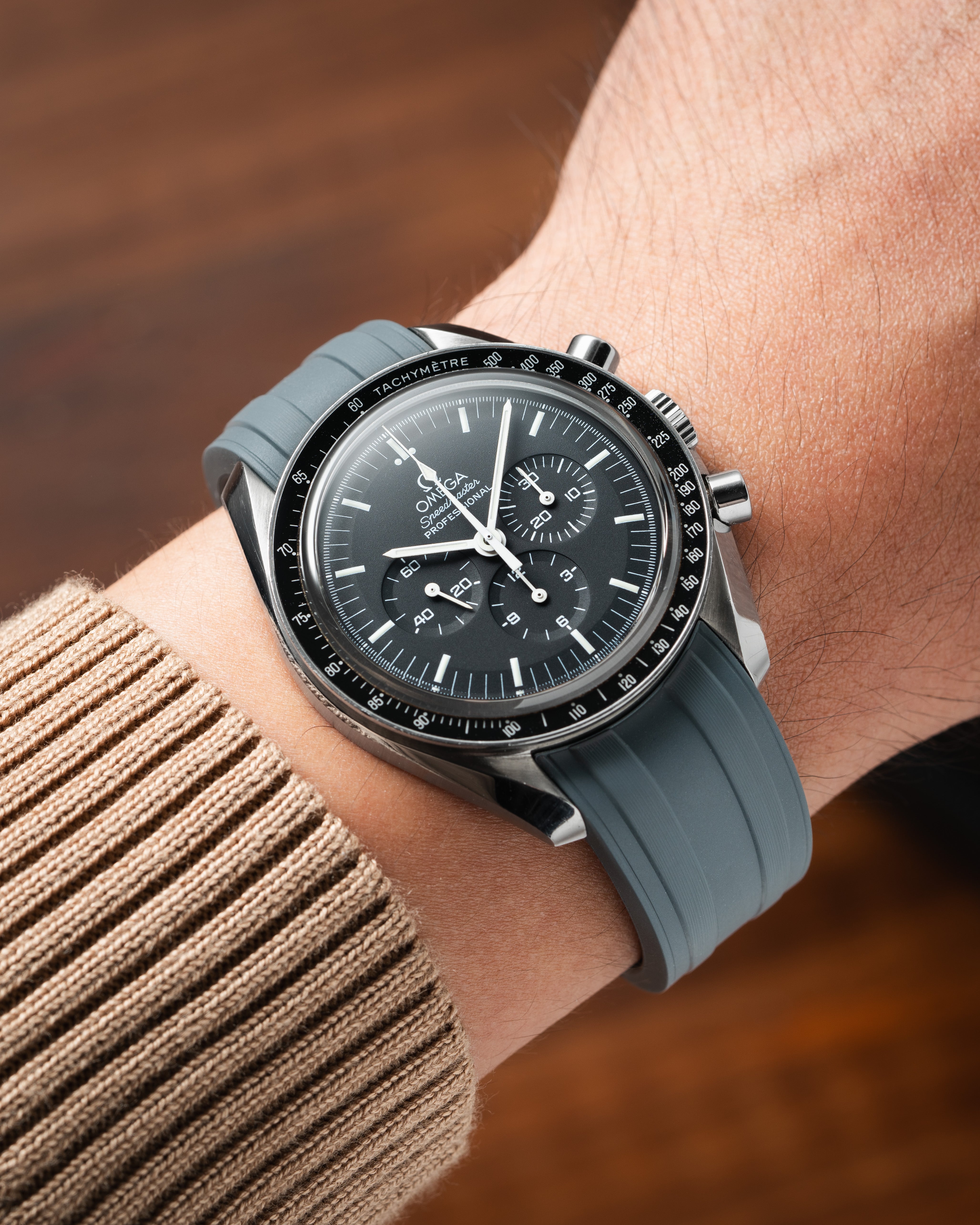 Curved Strap Speedmaster Grey