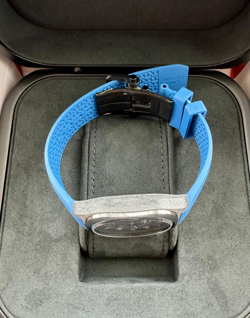 H08 CARBON BLUE RUBBER STRAP (2023)