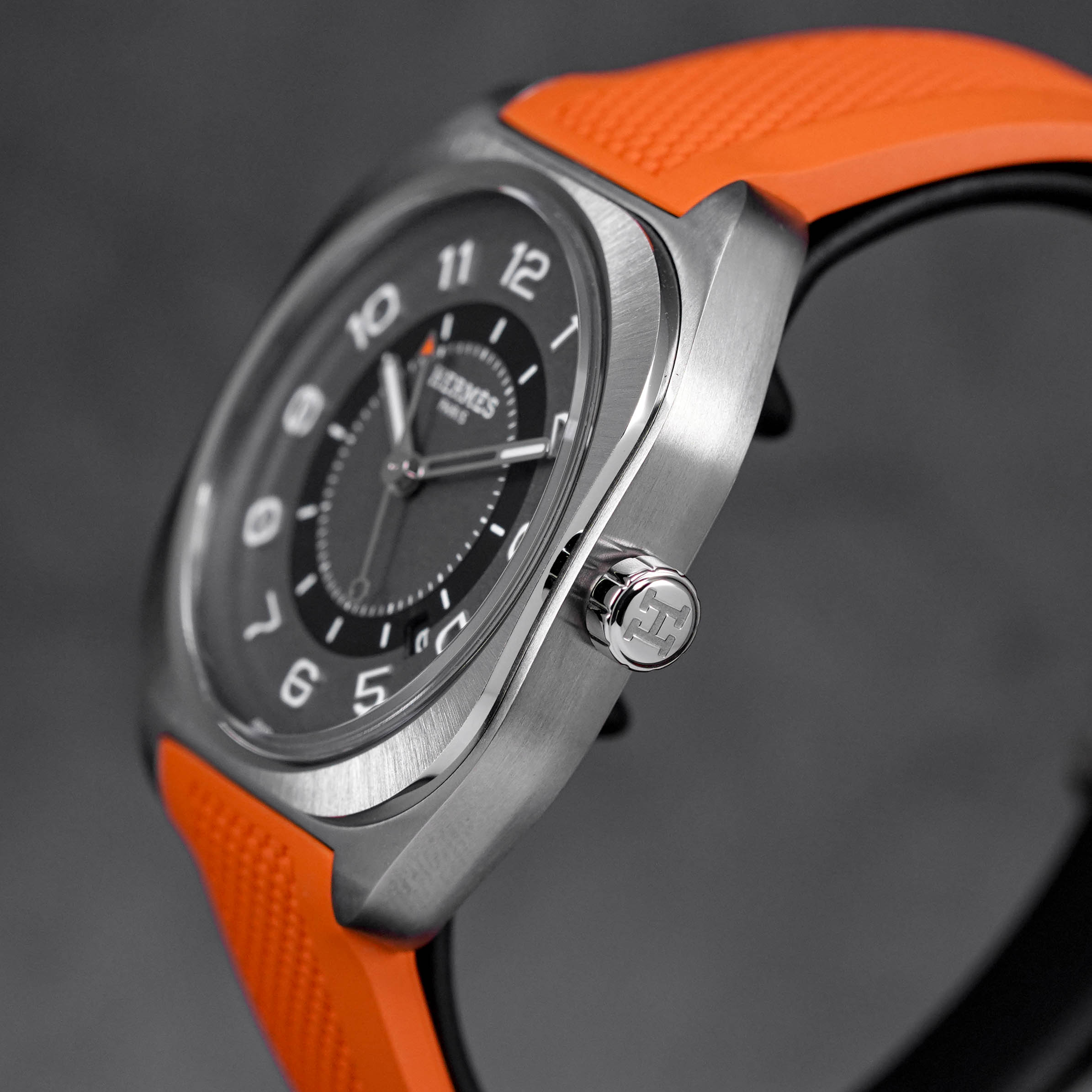 HERMES H08 TITANIUM BLACK DIAL ORANGE RUBBER STRAP (2023) - IDWX