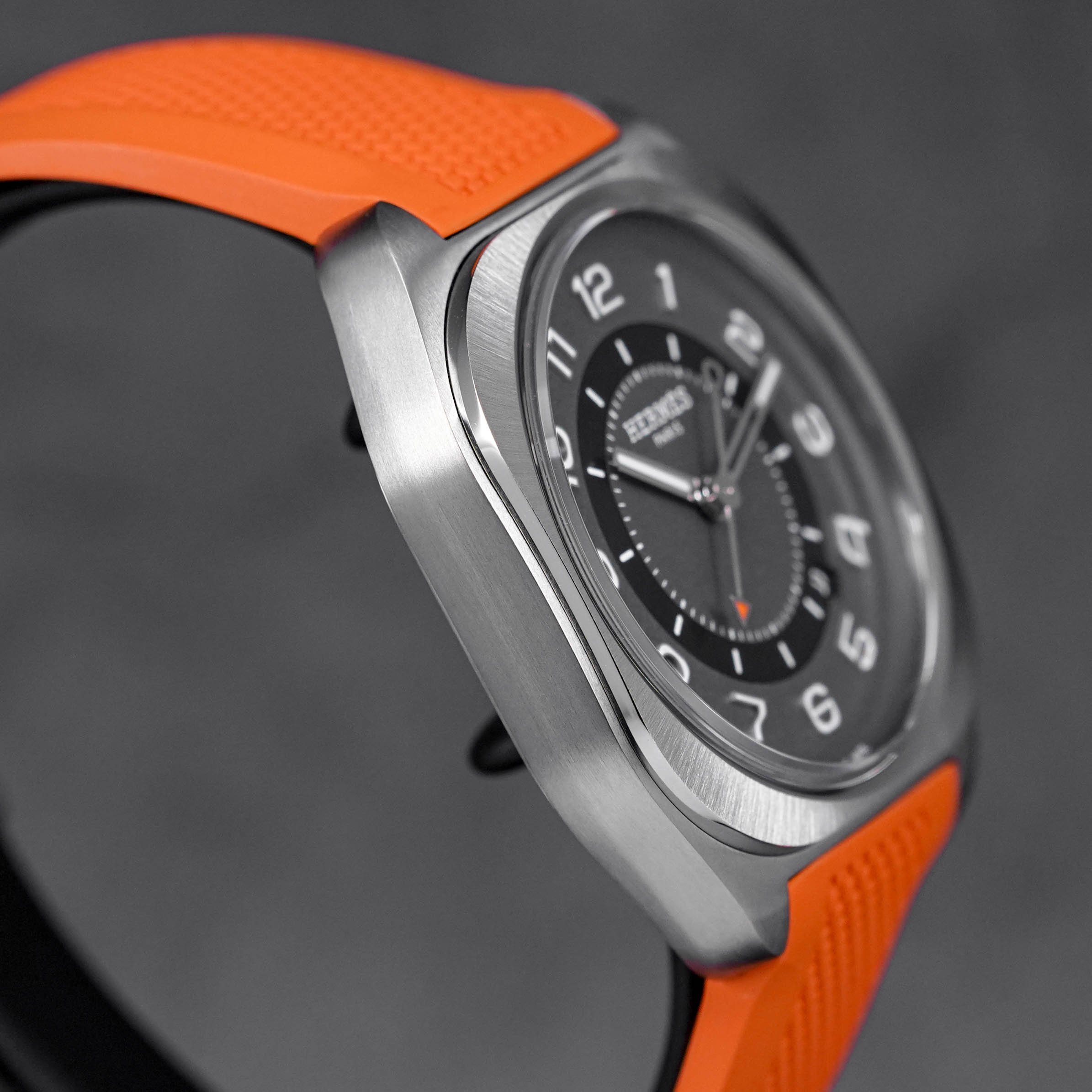 H08 TITANIUM BLACK DIAL ORANGE RUBBER STRAP (2023)