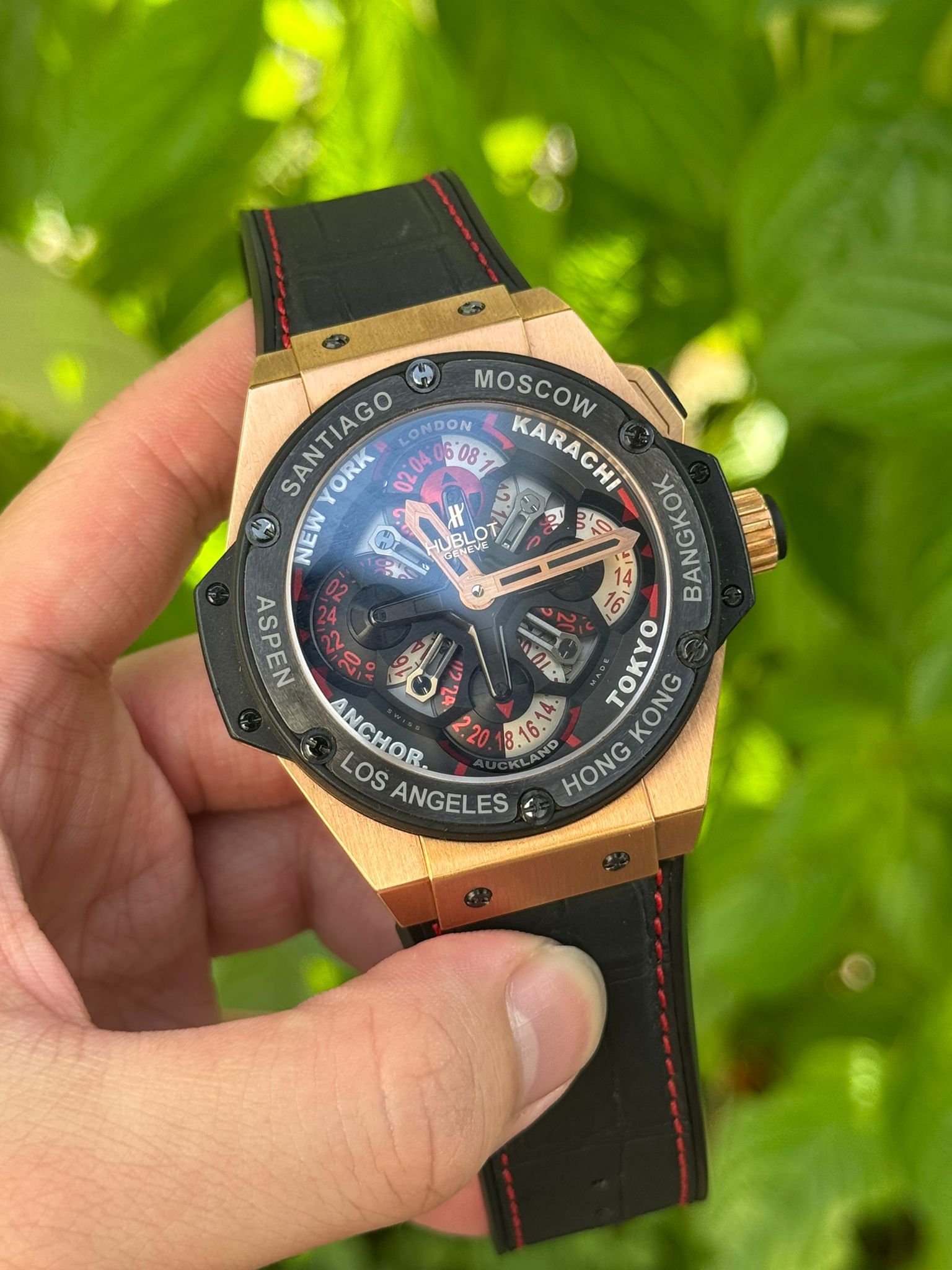 BIG BANG 48MM KING POWER GMT KING GOLD (UNDATED)
