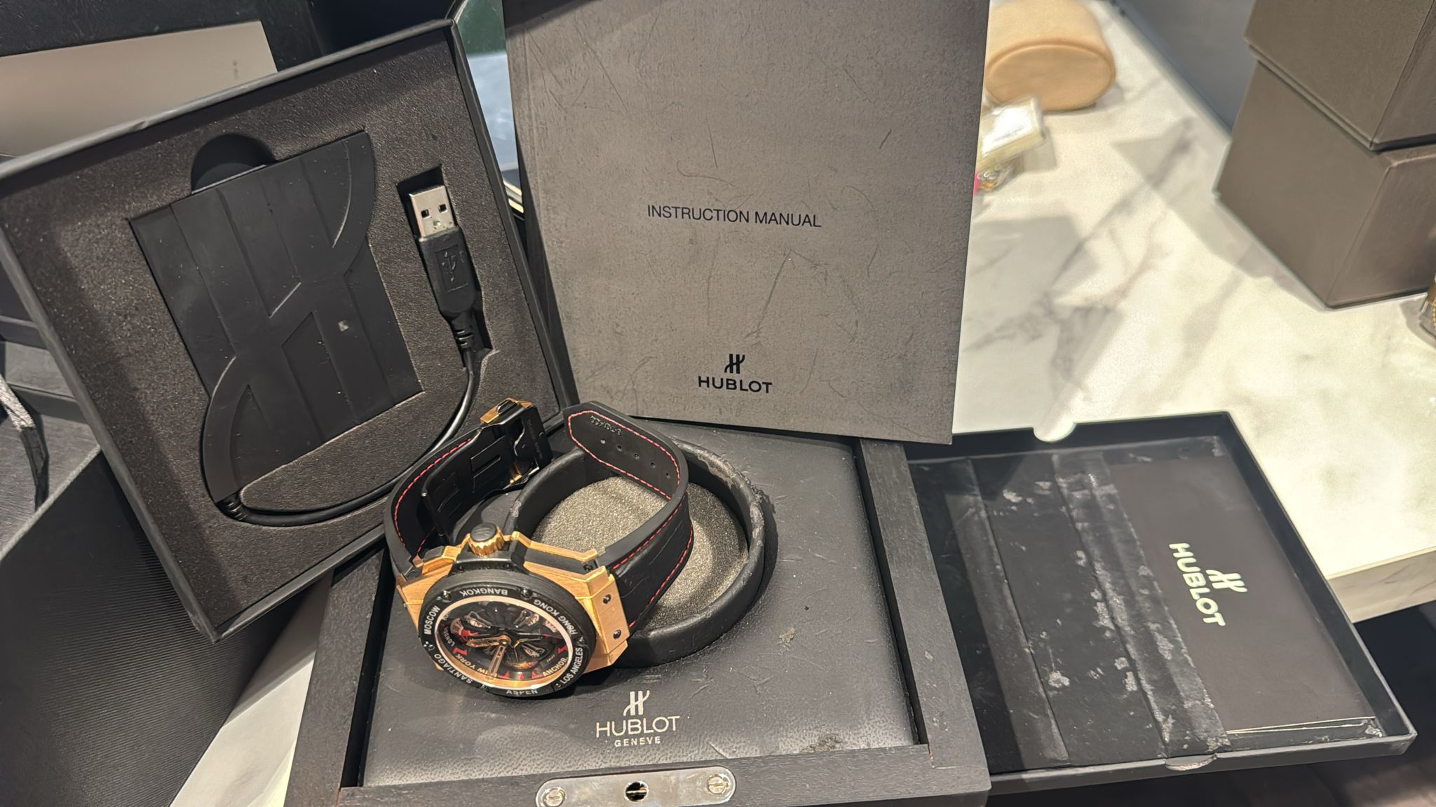 BIG BANG 48MM KING POWER GMT KING GOLD (UNDATED)