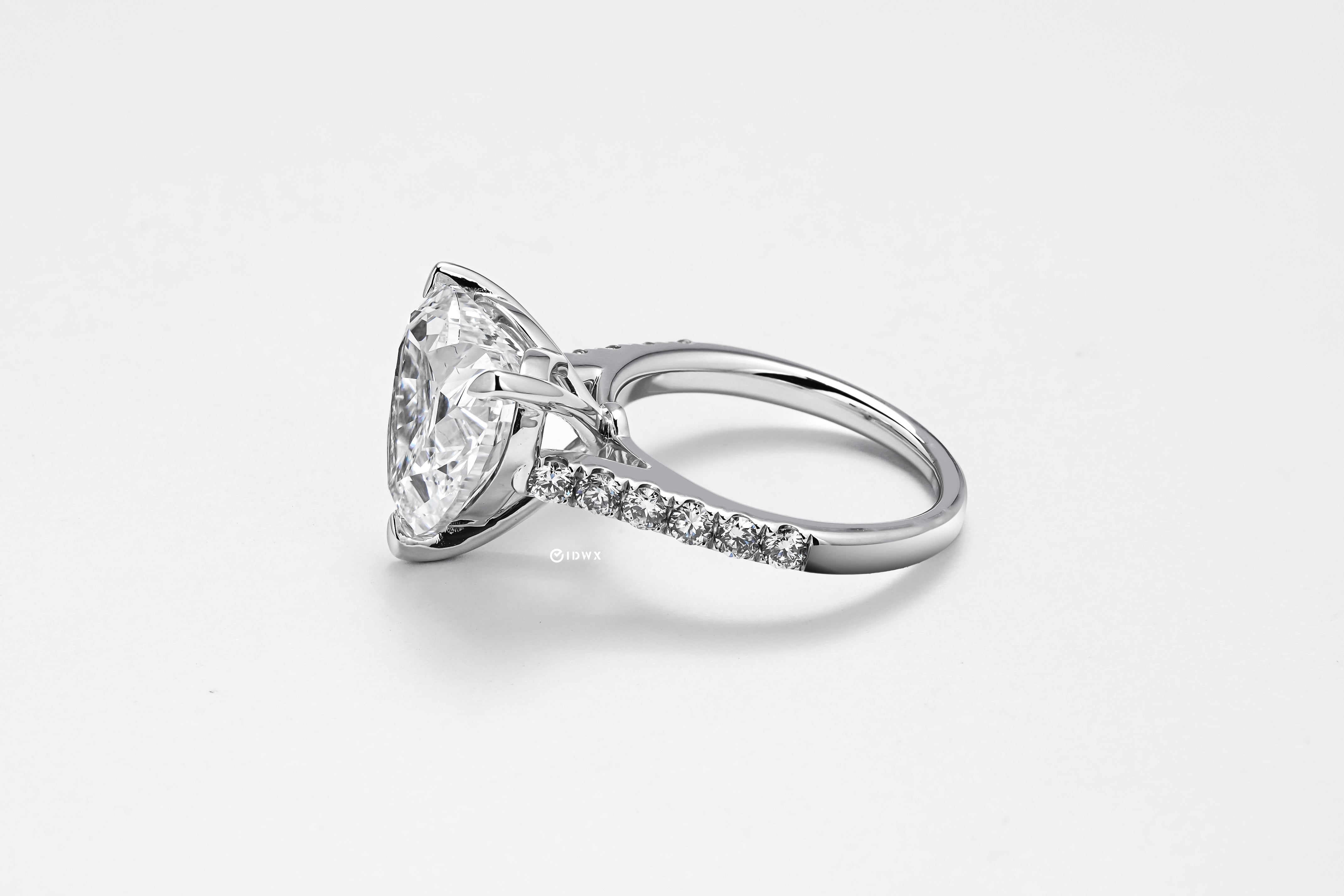 6CT HEART BRILLIANT SIDE STONE WHITEGOLD RING