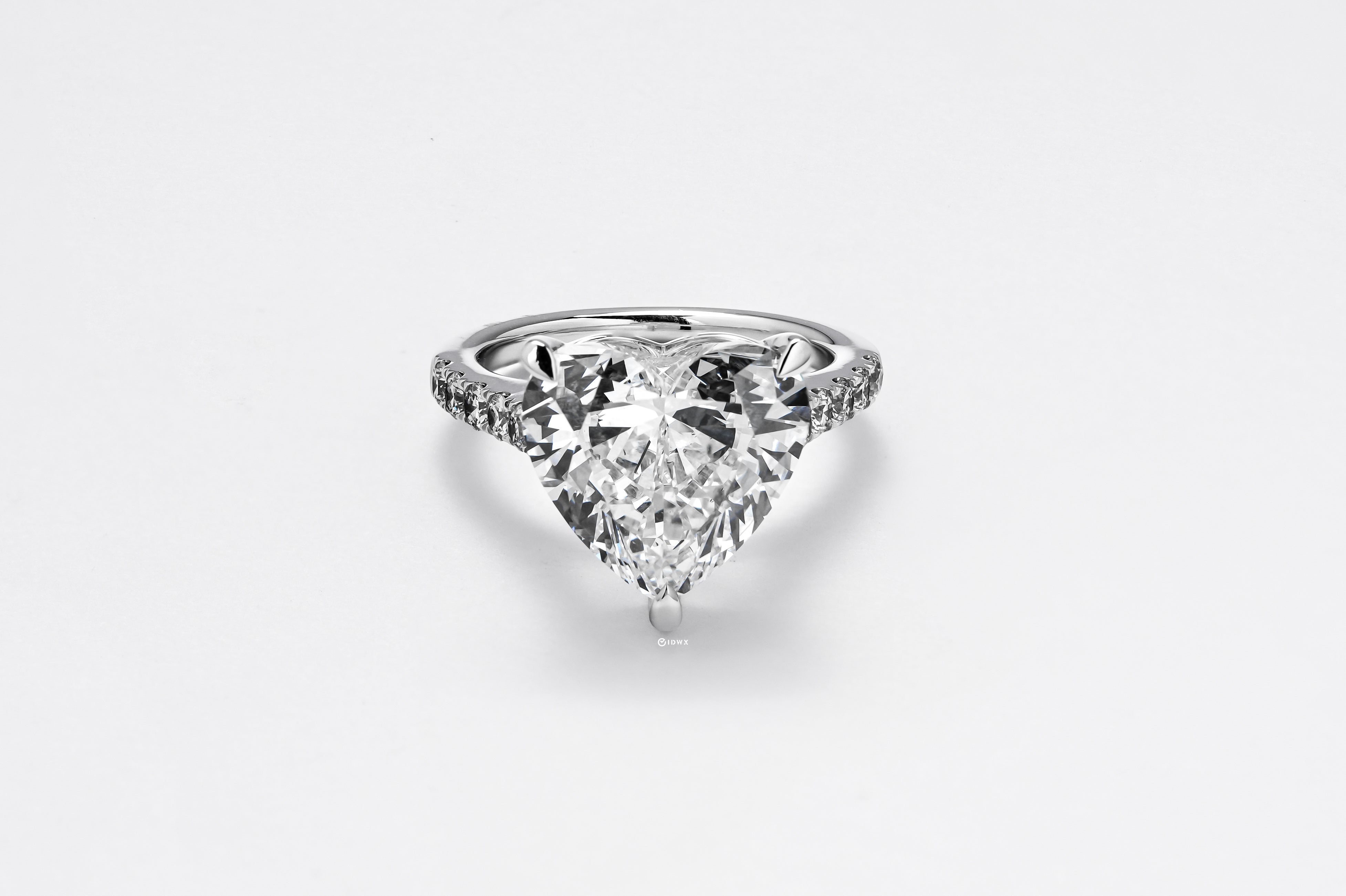 6CT HEART BRILLIANT SIDE STONE WHITEGOLD RING