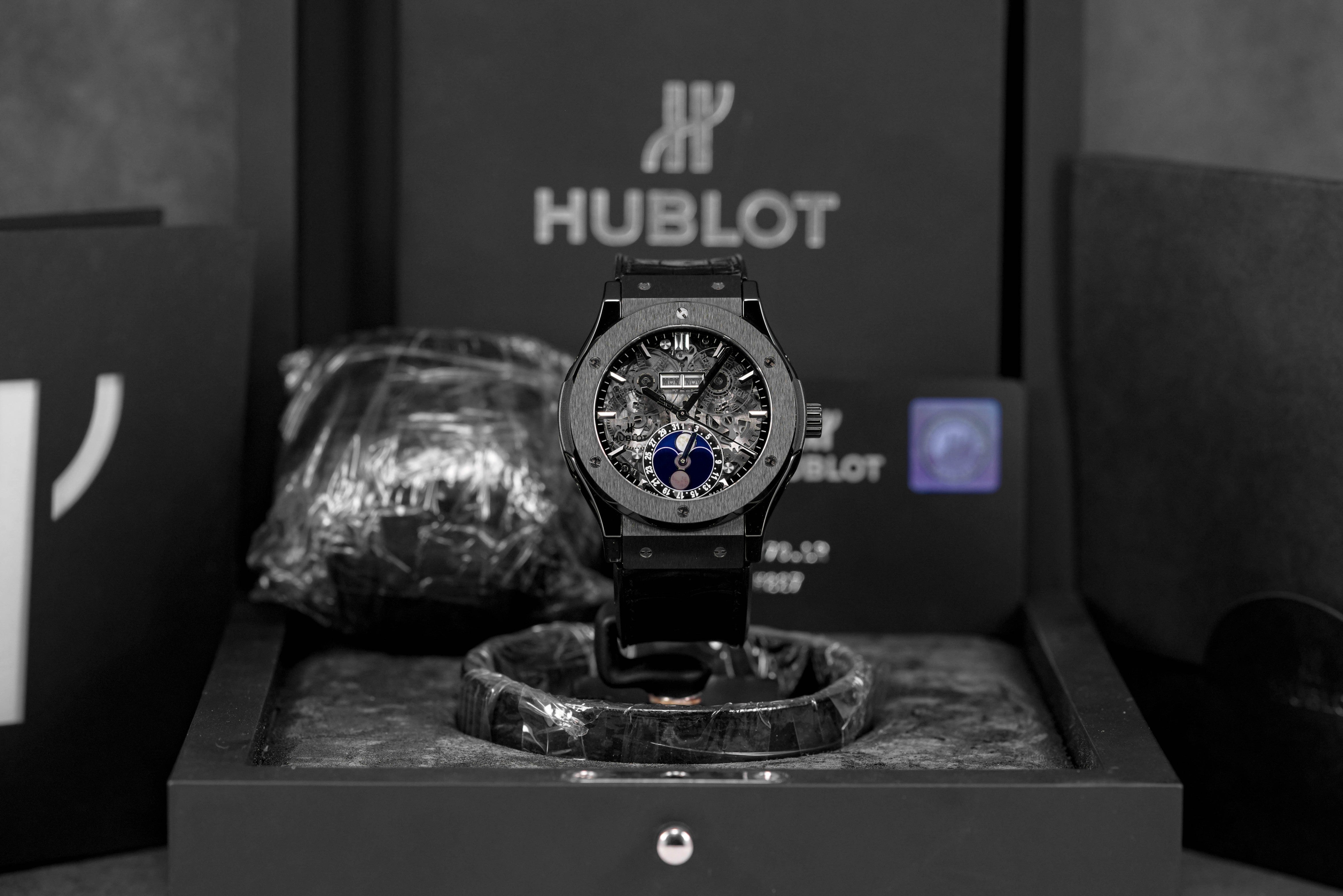 Harga Hublot Aerofusion Moonphase